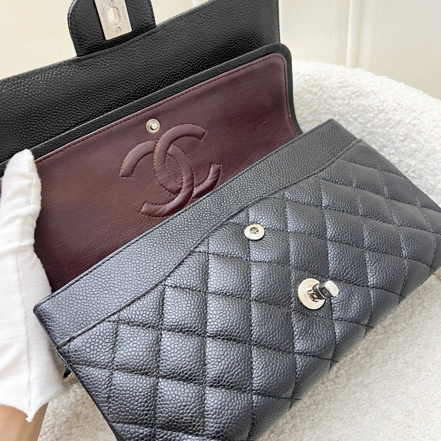 GLM-Medium Classic Flap CF in Black Caviar and SHW