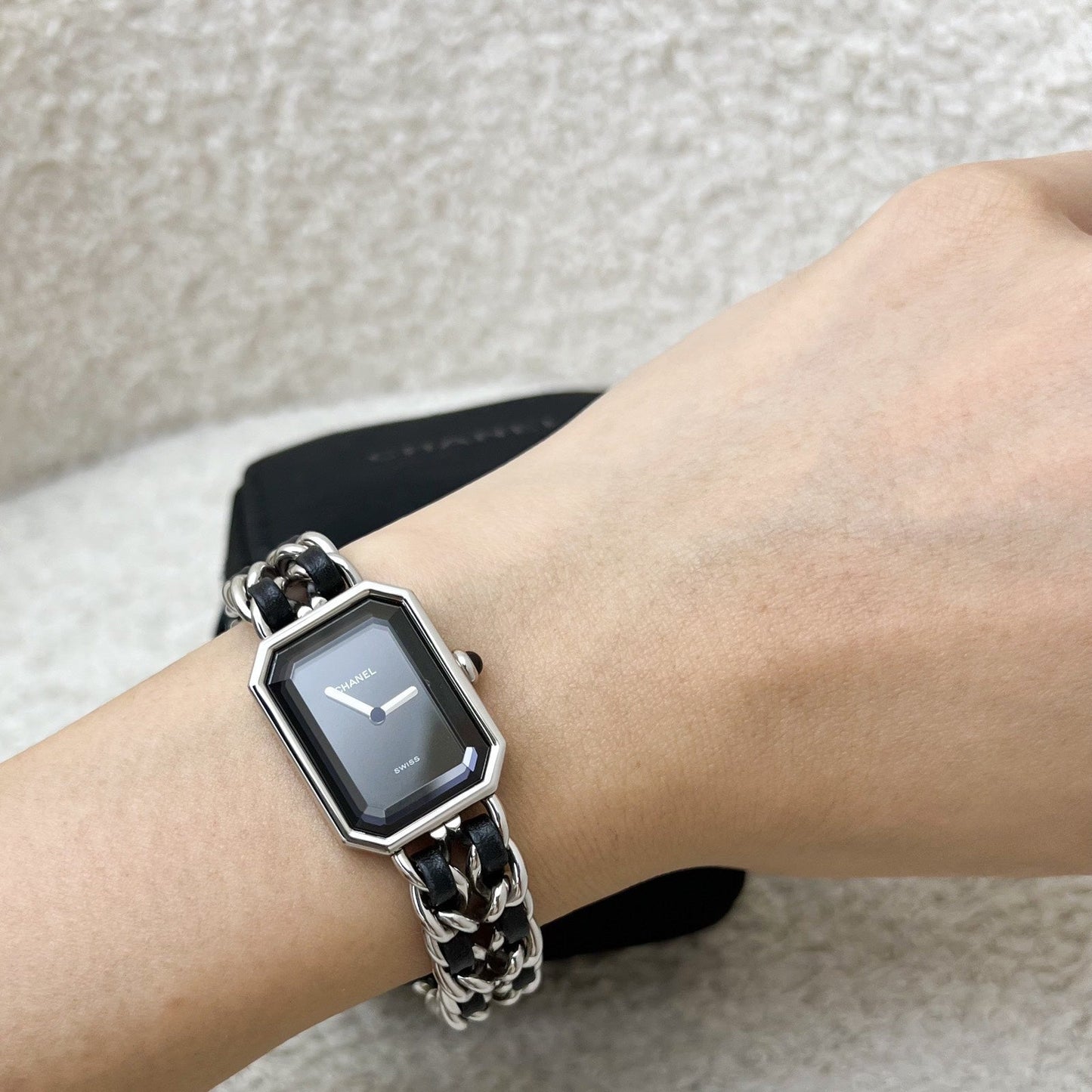 GLM-Premiere Watch in Silver Tone Steel Hardware and Black Leather Size M (Model: H0451)