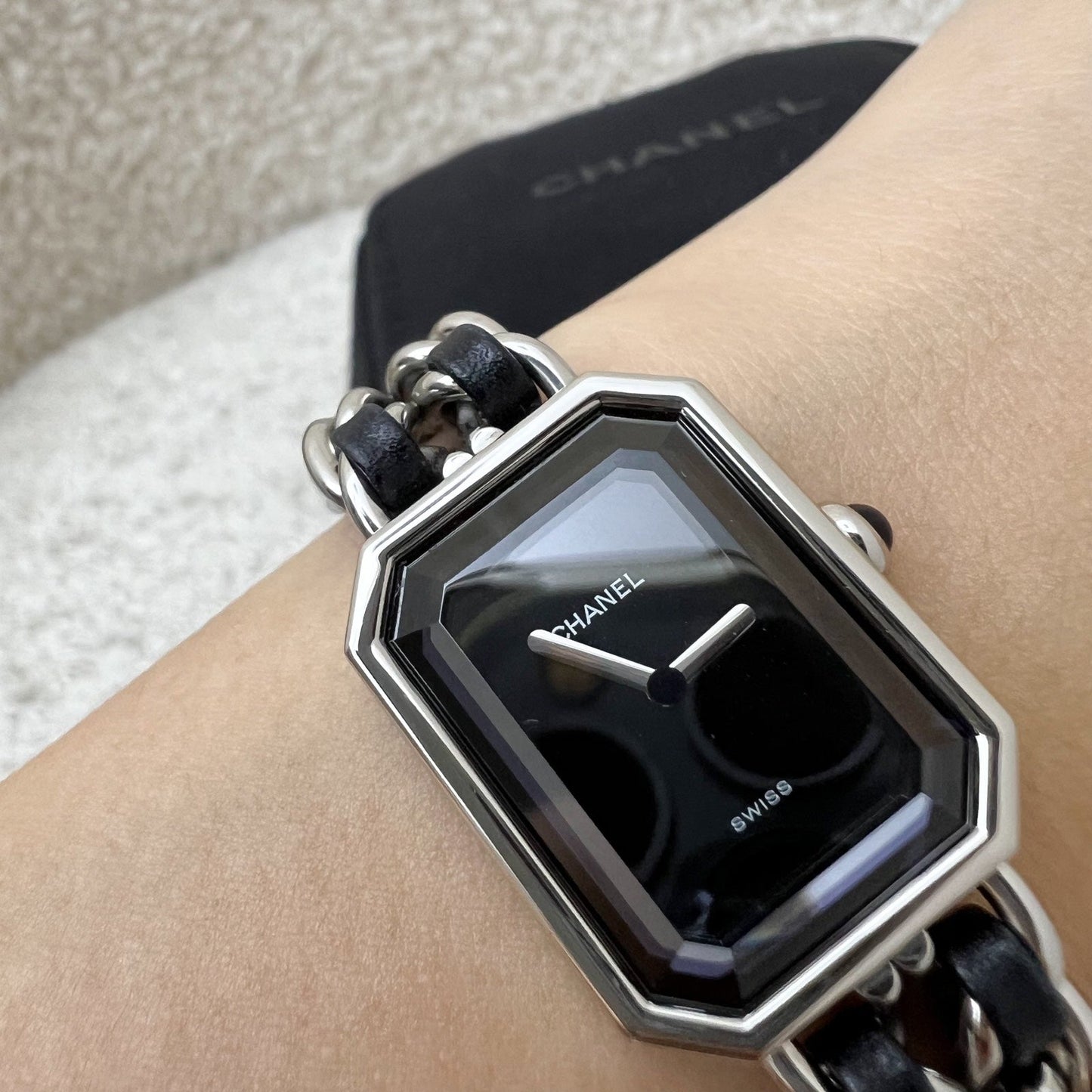 GLM-Premiere Watch in Silver Tone Steel Hardware and Black Leather Size M (Model: H0451)