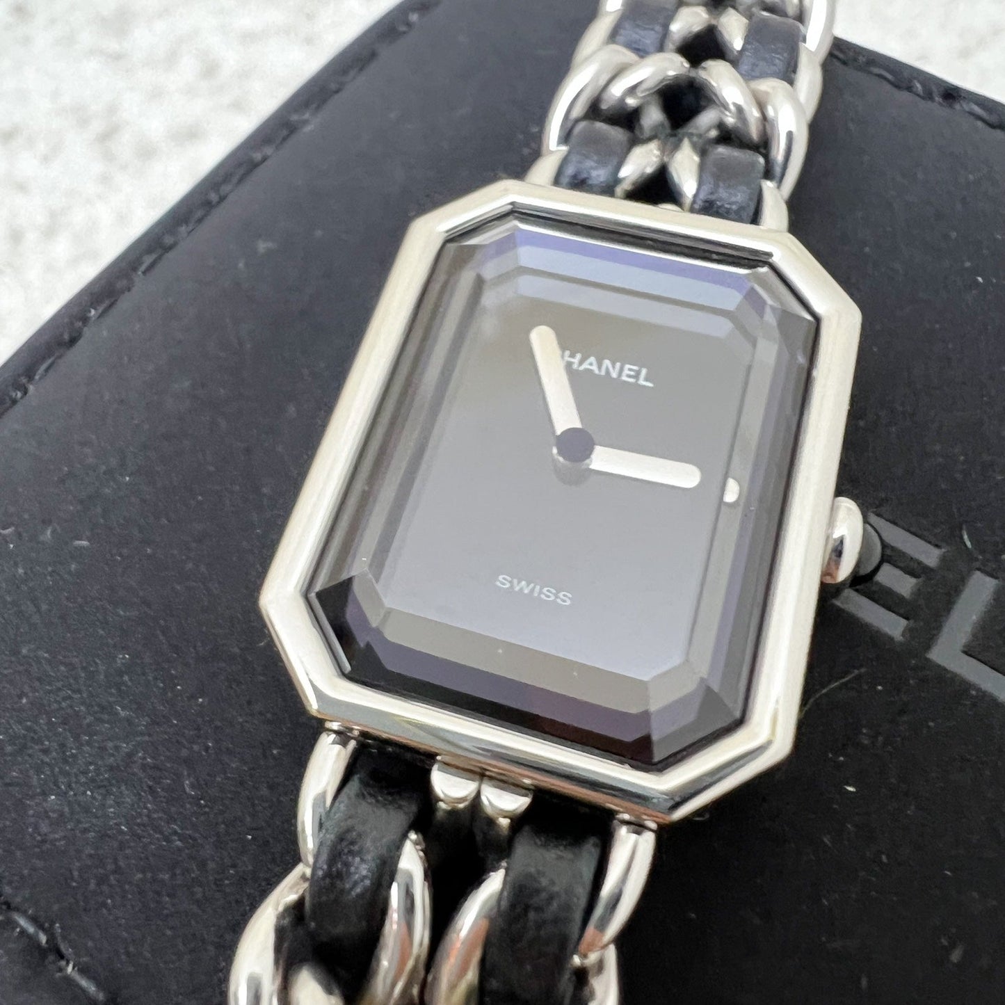 GLM-Premiere Watch in Silver Tone Steel Hardware and Black Leather Size M (Model: H0451)