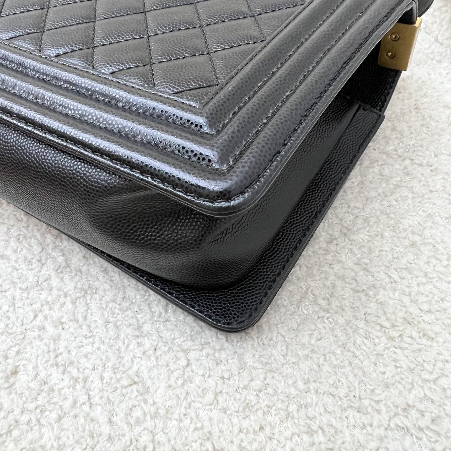 GLM-Medium 25cm Boy Flap in Black Caviar and AGHW