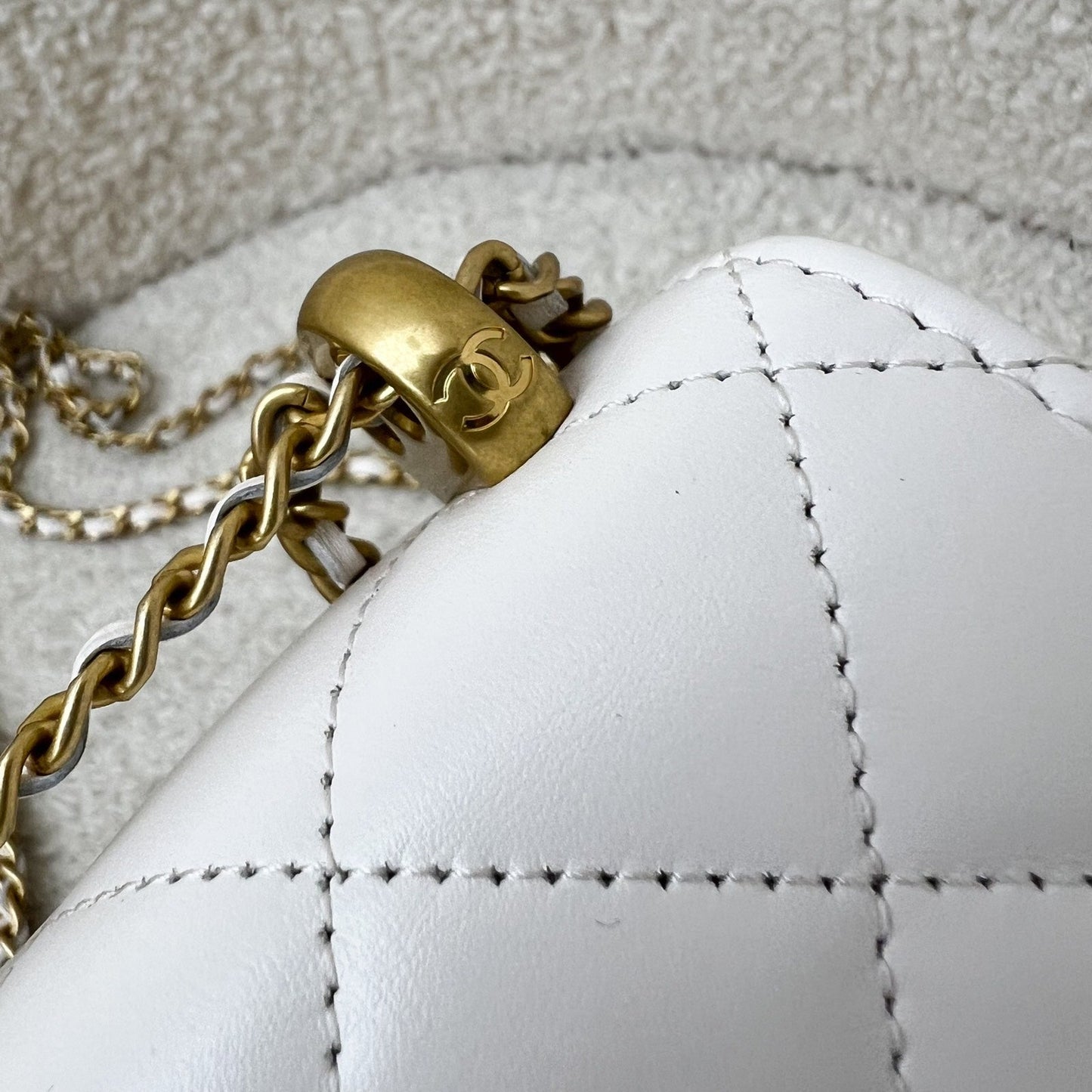 GLM-24C Double Pearl Adjustable Chain Wallet on Chain WOC in White Calfskin and AGHW (Model: AP2289)