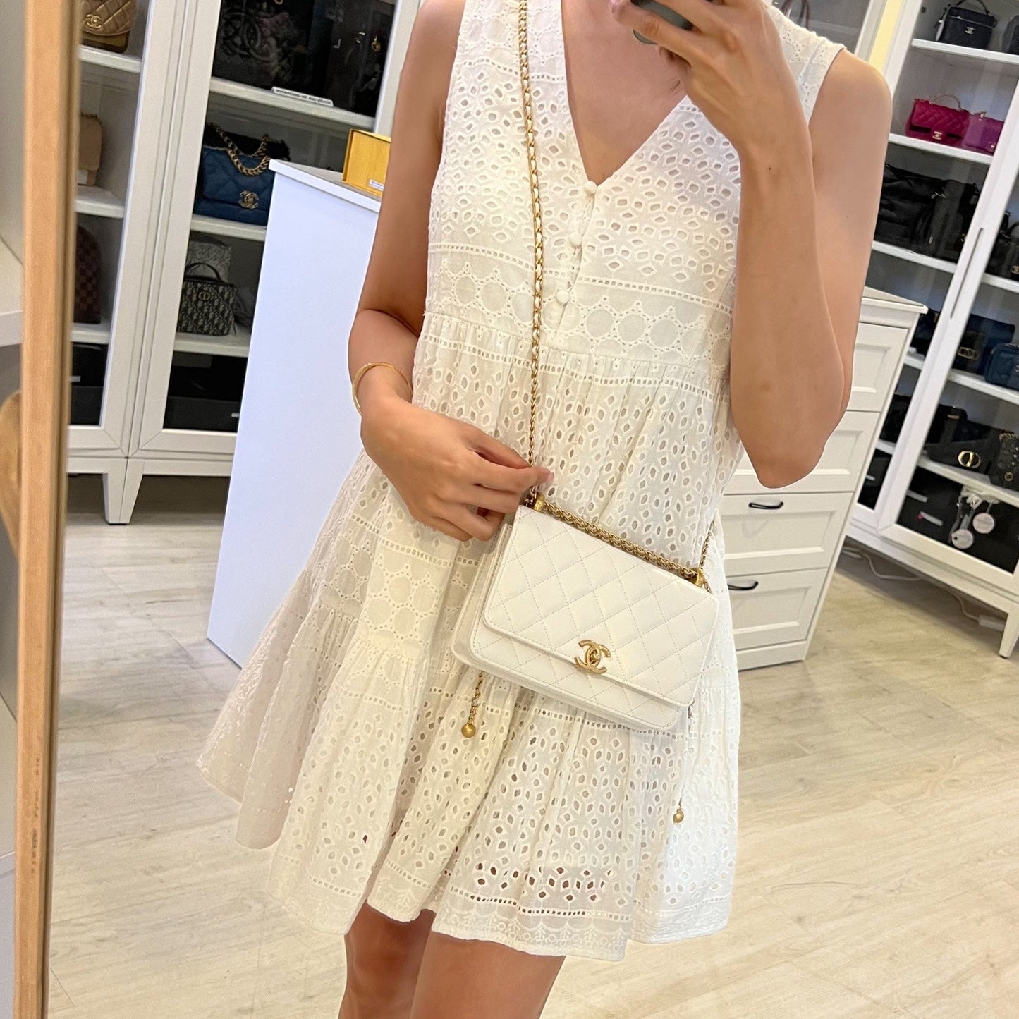 GLM-24C Double Pearl Adjustable Chain Wallet on Chain WOC in White Calfskin and AGHW (Model: AP2289)