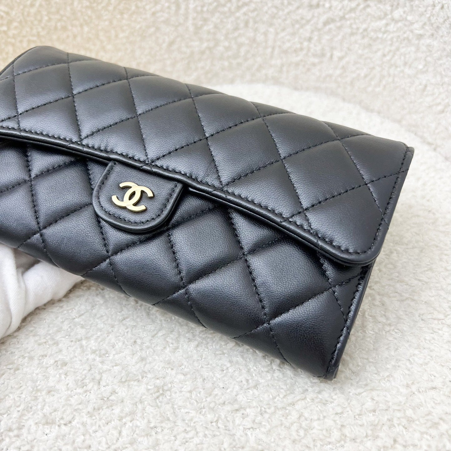 GLM-Classic Long Wallet in Black Lambskin and GHW (Model: AP0241)