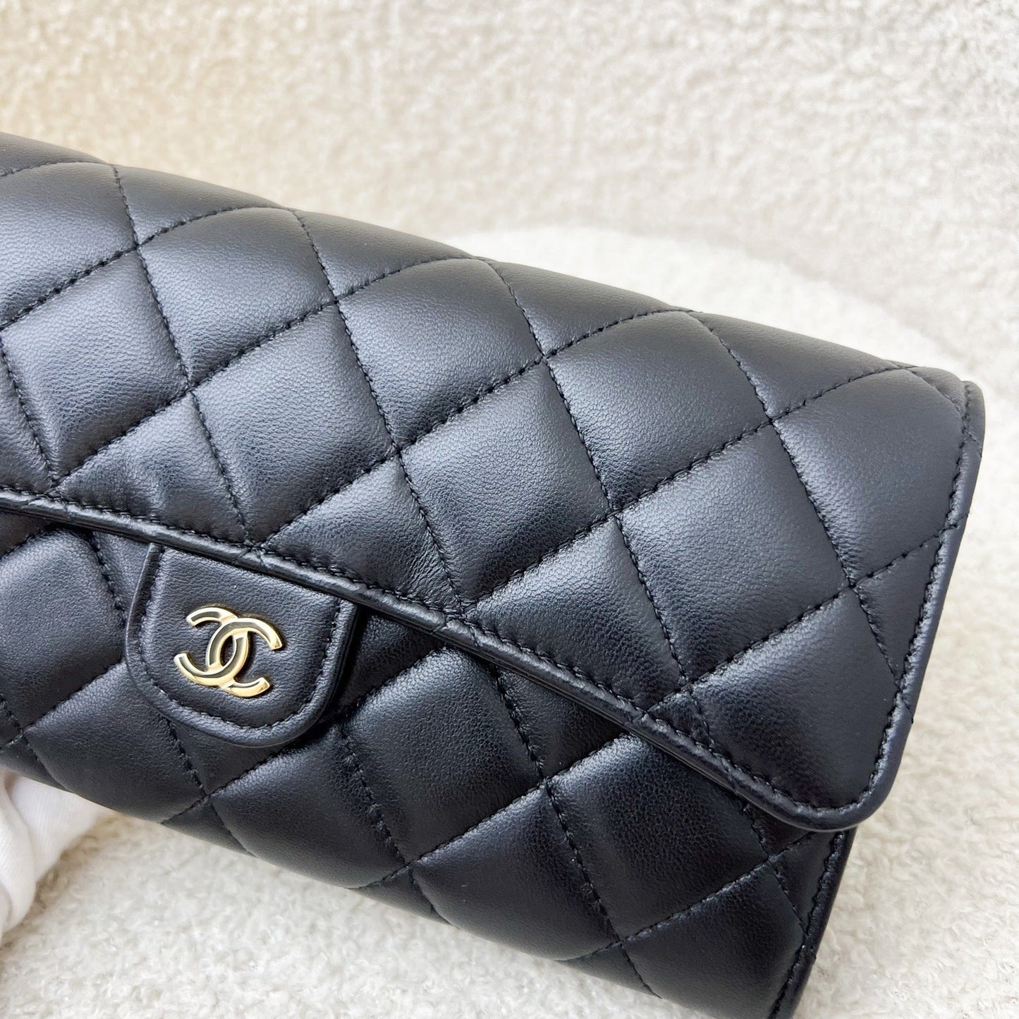 GLM-Classic Long Wallet in Black Lambskin and GHW (Model: AP0241)