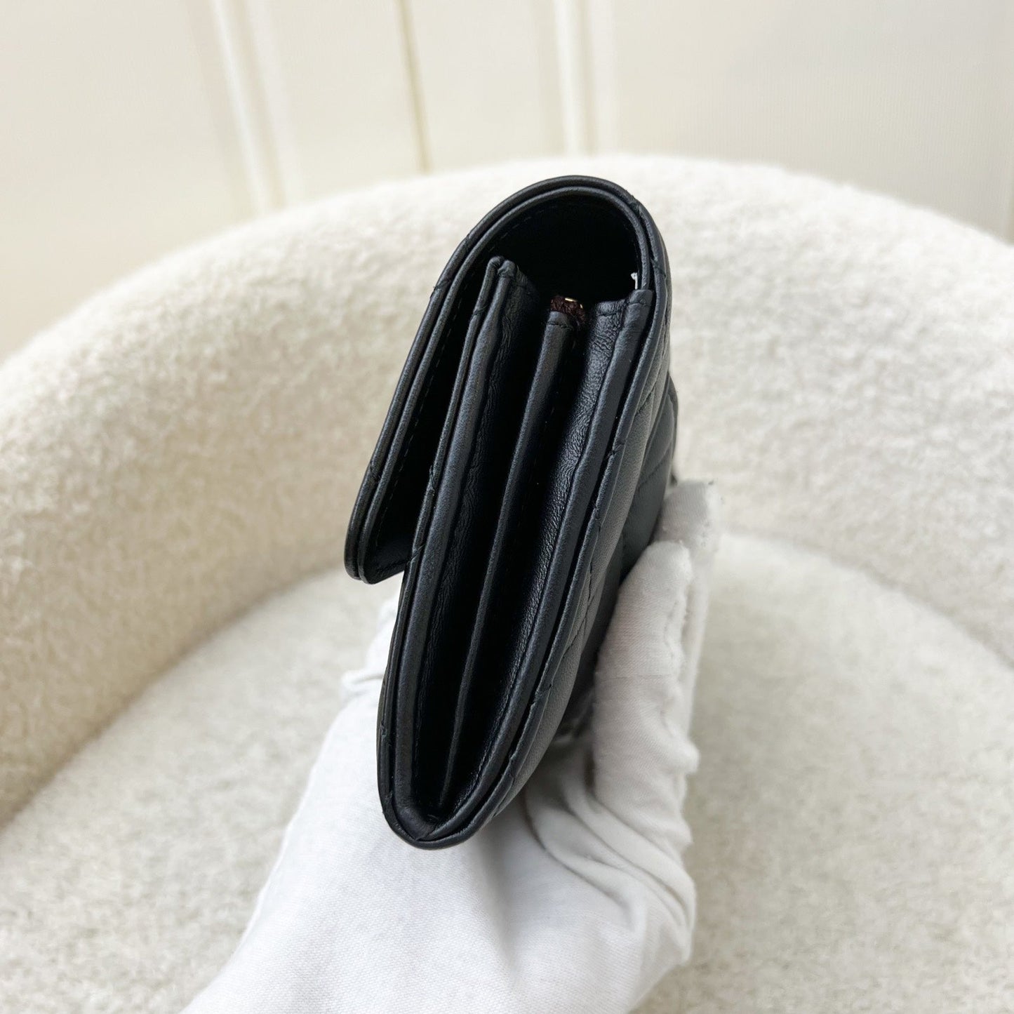 GLM-Classic Long Wallet in Black Lambskin and GHW (Model: AP0241)