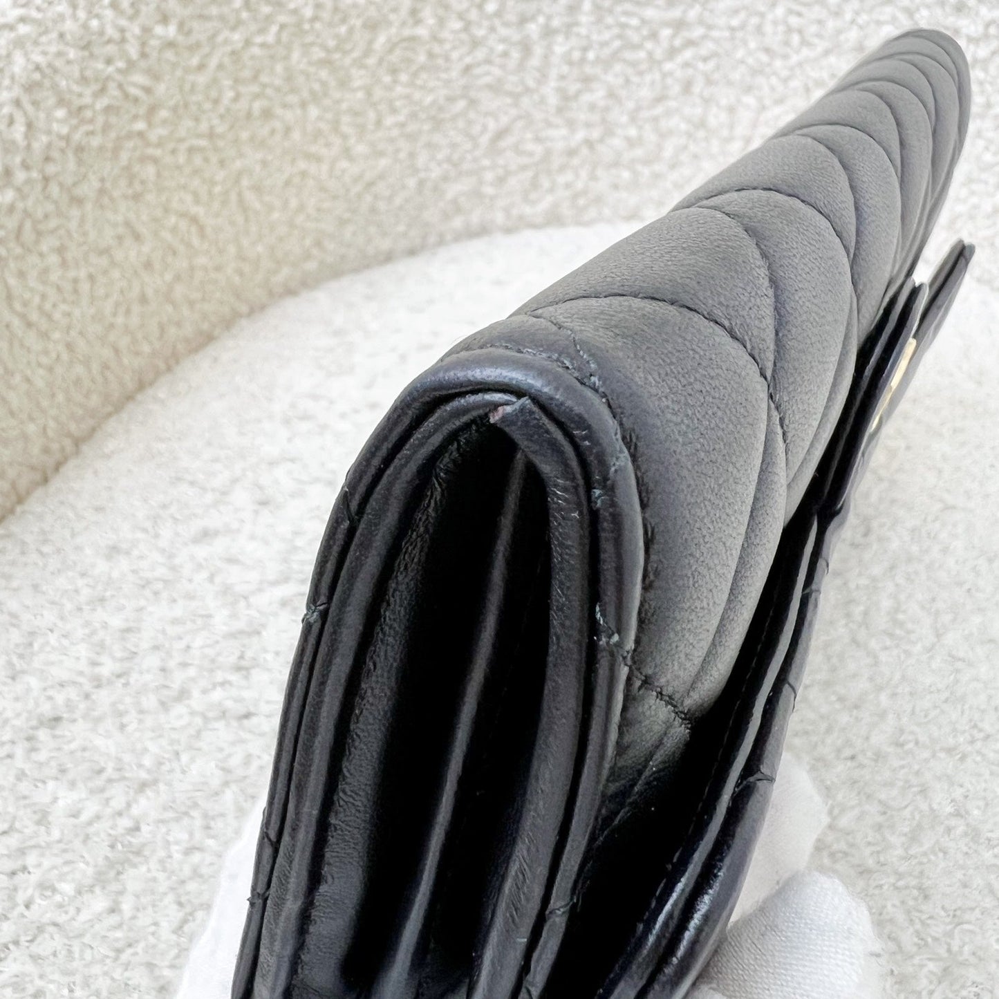 GLM-Classic Long Wallet in Black Lambskin and GHW (Model: AP0241)