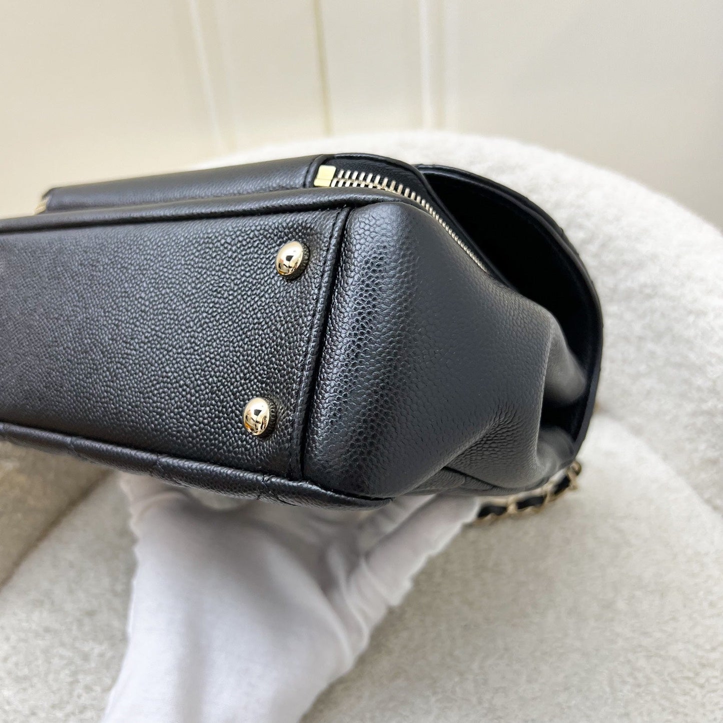 GLM-Medium Business Affinity Flap in Black Caviar and LGHW (Model: A93607)