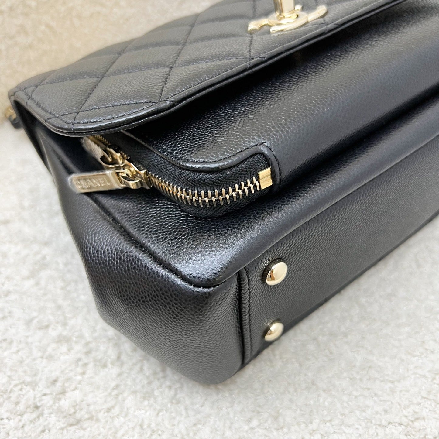 GLM-Medium Business Affinity Flap in Black Caviar and LGHW (Model: A93607)
