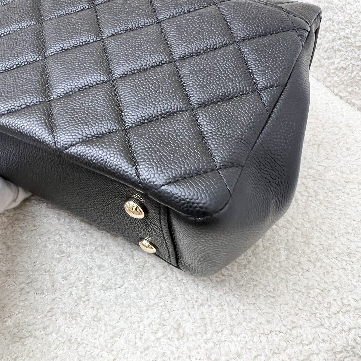 GLM-Medium Business Affinity Flap in Black Caviar and LGHW (Model: A93607)