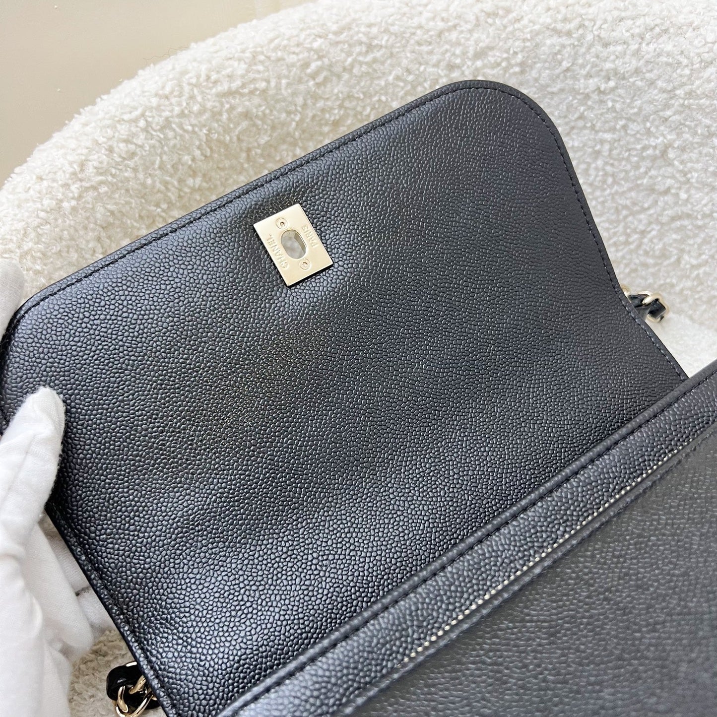 GLM-Medium Business Affinity Flap in Black Caviar and LGHW (Model: A93607)