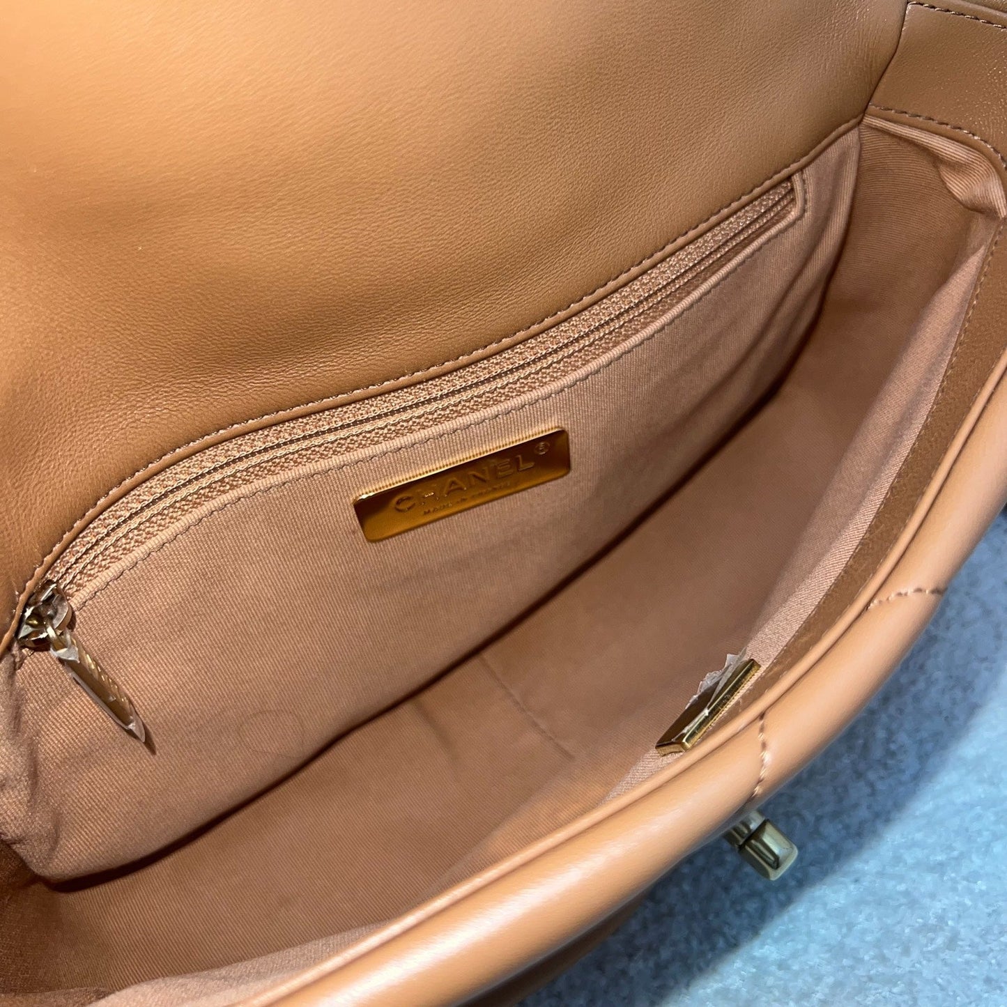 GLM-19 Small Flap in 22S Caramel Lambskin and 3-tone HW
