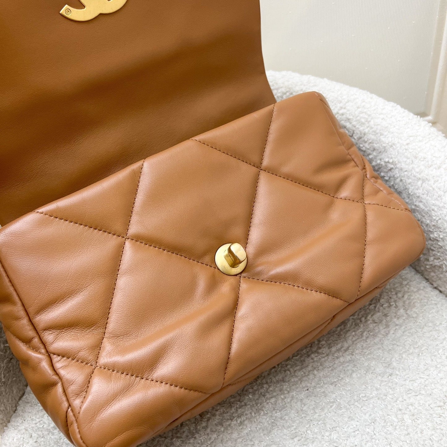 GLM-19 Small Flap in 22S Caramel Lambskin and 3-tone HW