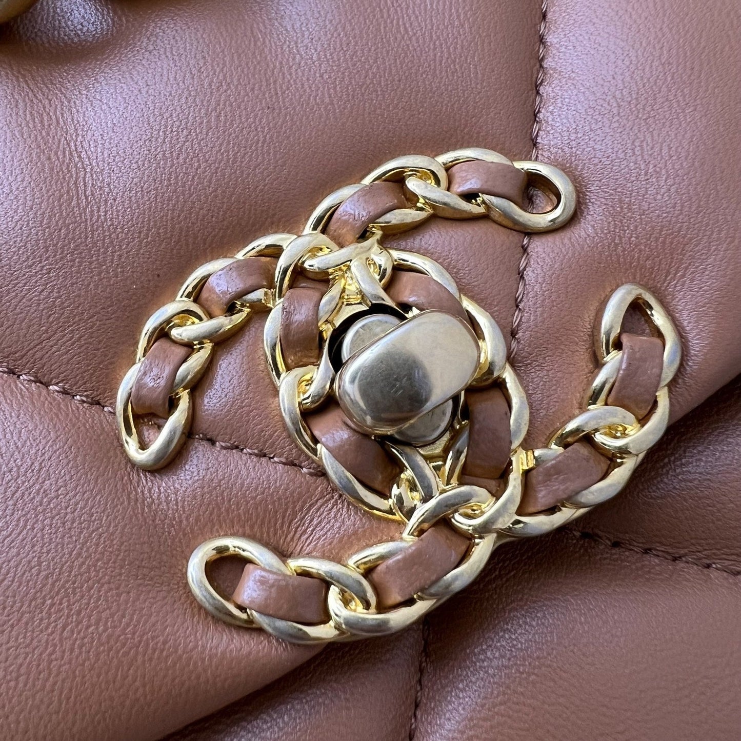GLM-19 Small Flap in 22S Caramel Lambskin and 3-tone HW