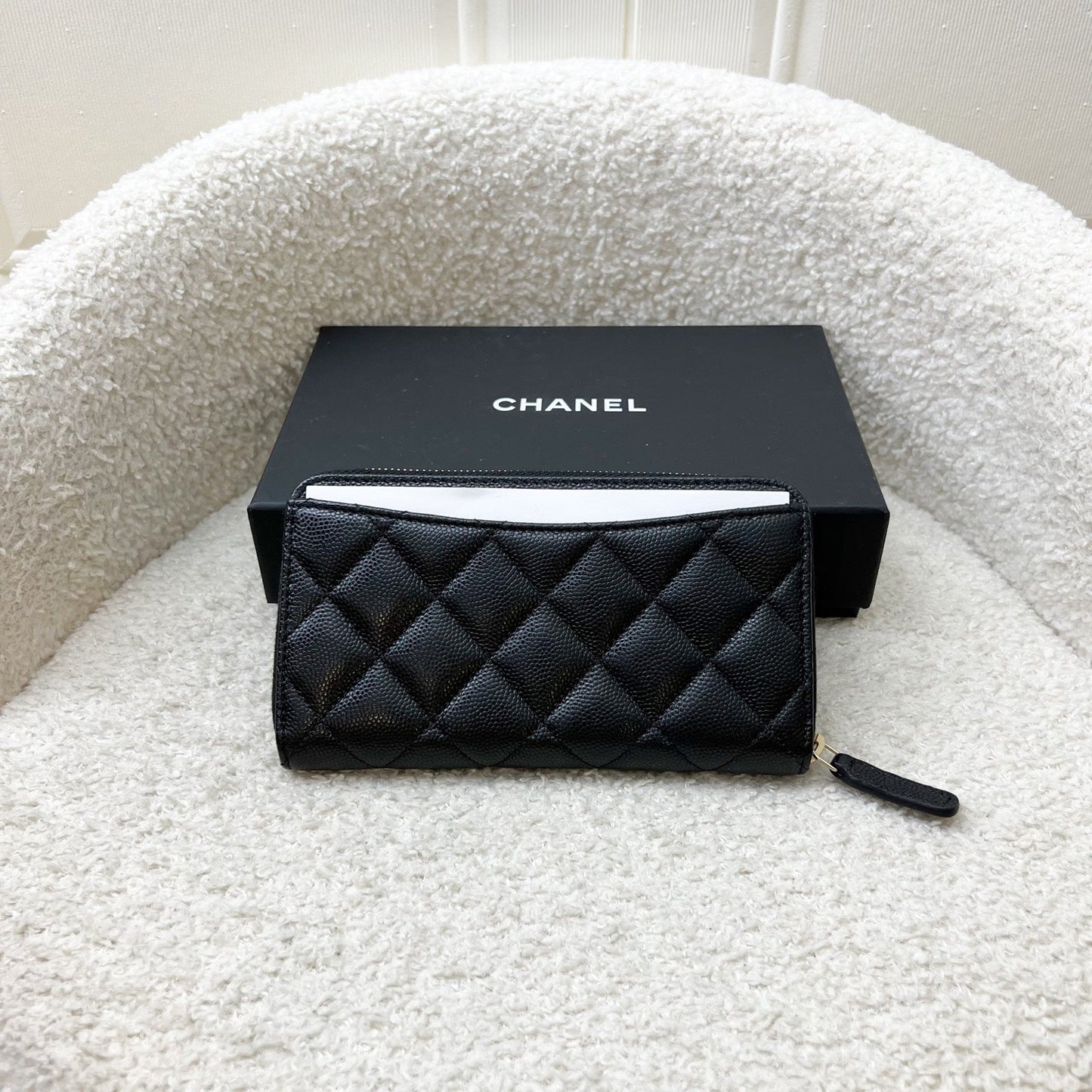 GLM-Classic Medium Zipped Wallet in Black Caviar and LGHW