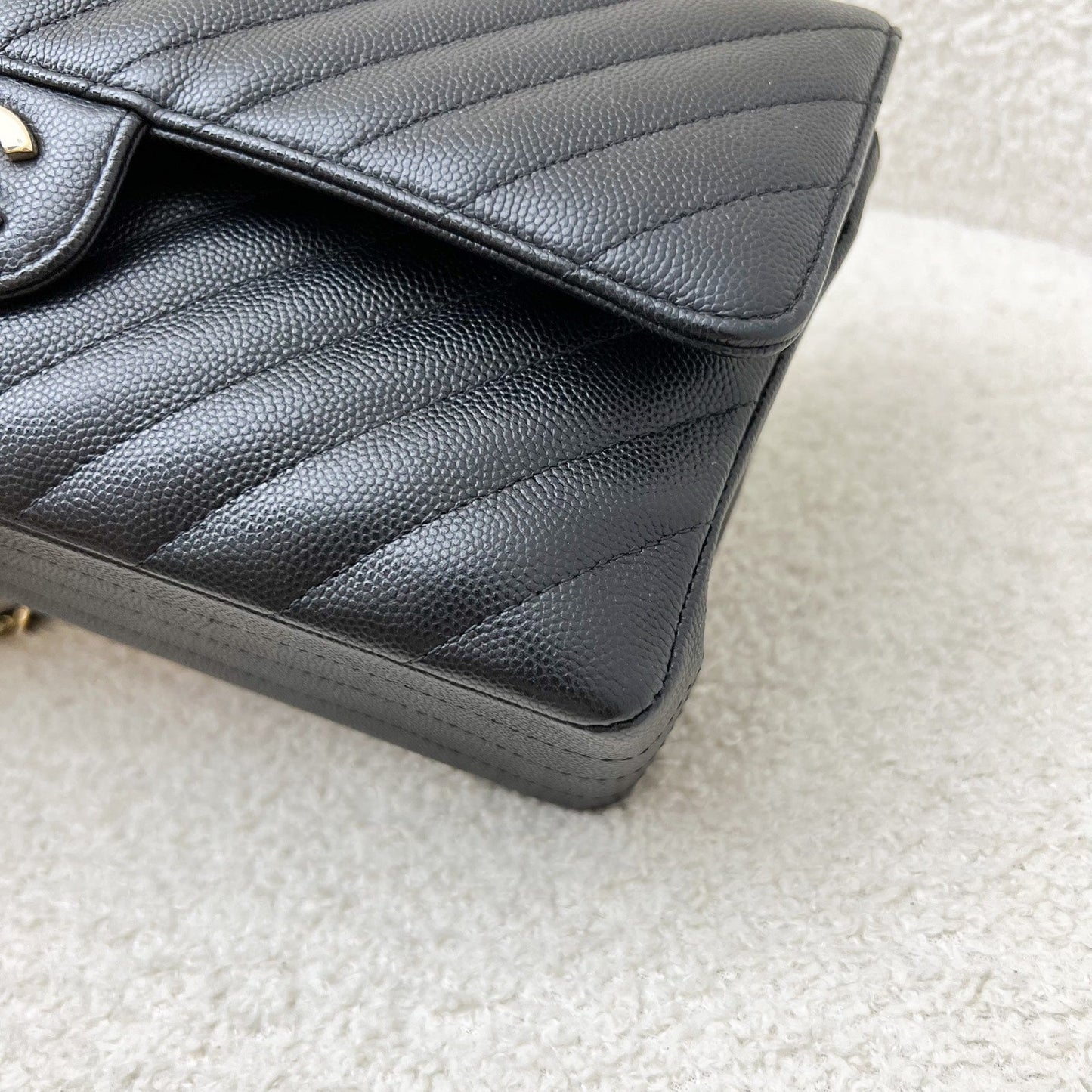 GLM-Classic Medium CF in Black Chevron Caviar and LGHW