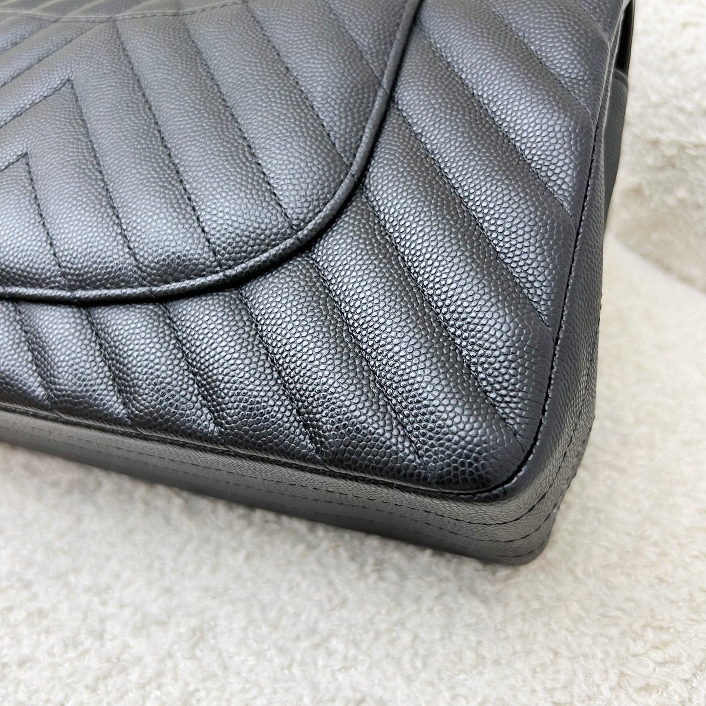 GLM-Classic Medium CF in Black Chevron Caviar and LGHW