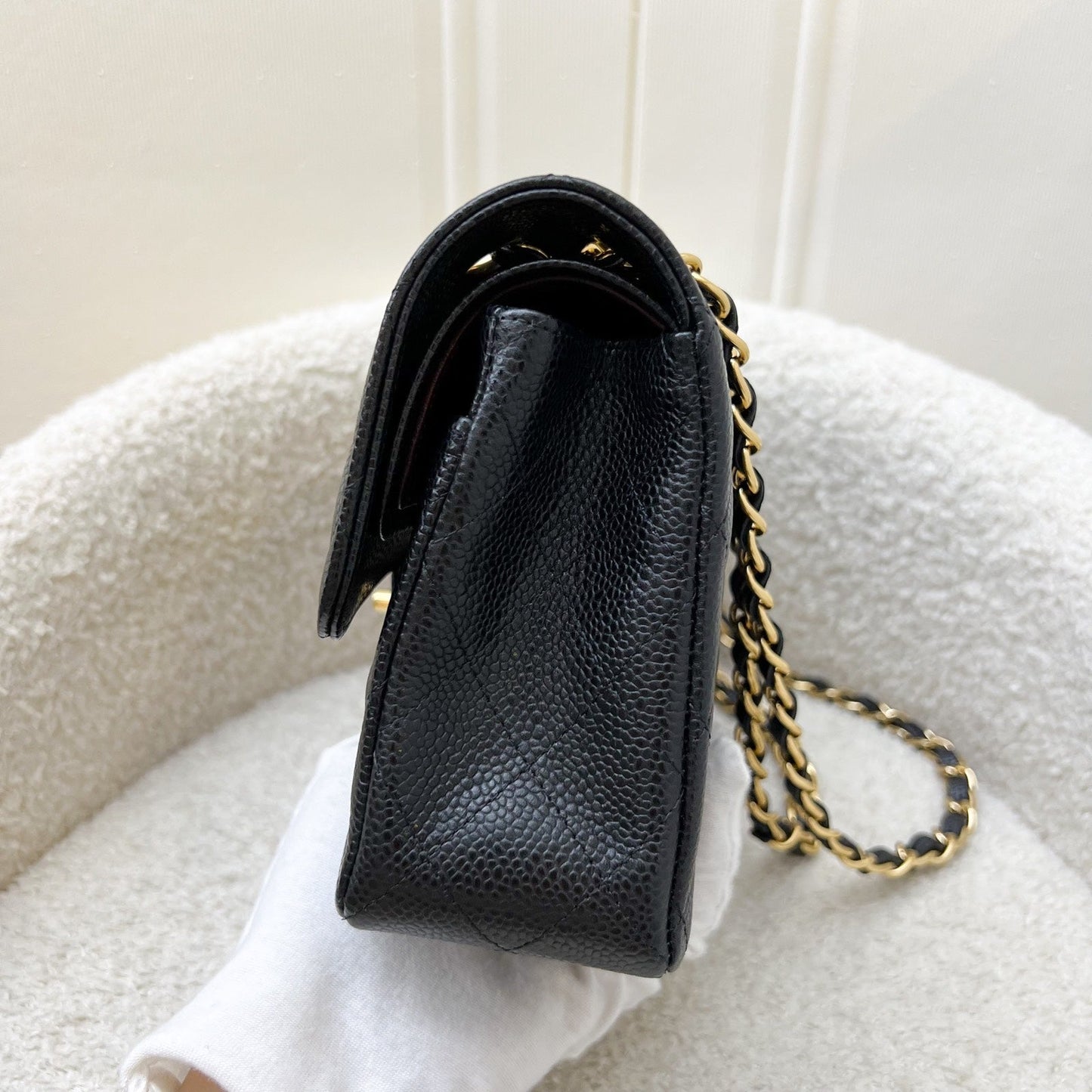 GLM-Small Classic Flap CF in Black Caviar and GHW (Model: A01113)