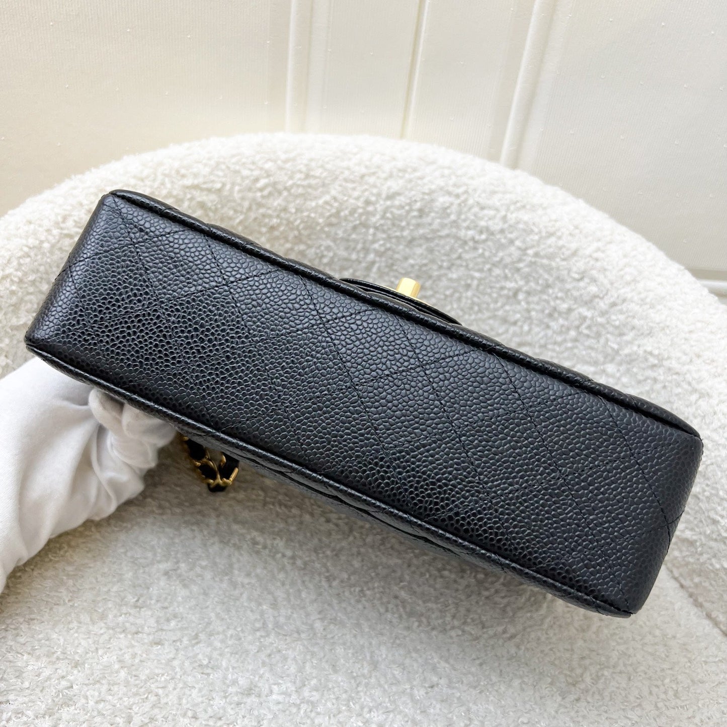 GLM-Small Classic Flap CF in Black Caviar and GHW (Model: A01113)