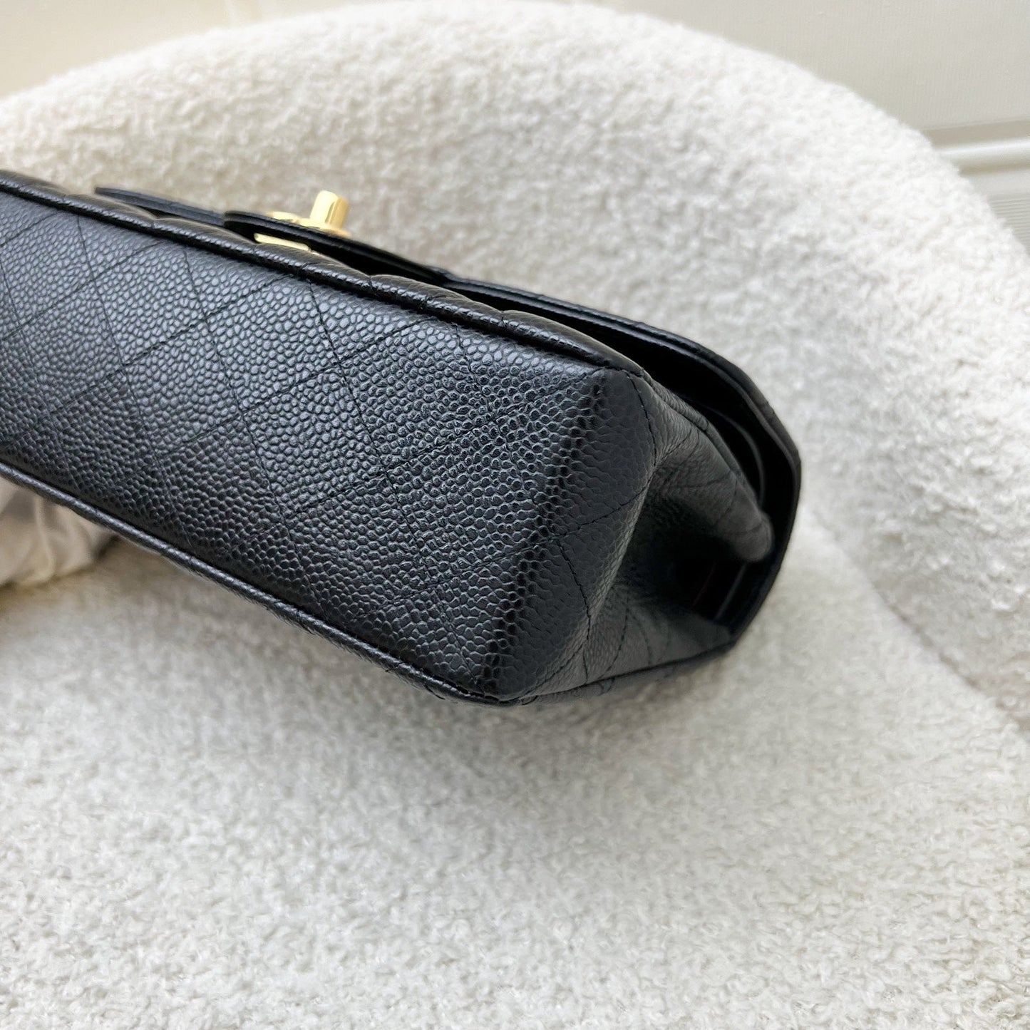 GLM-Small Classic Flap CF in Black Caviar and GHW (Model: A01113)