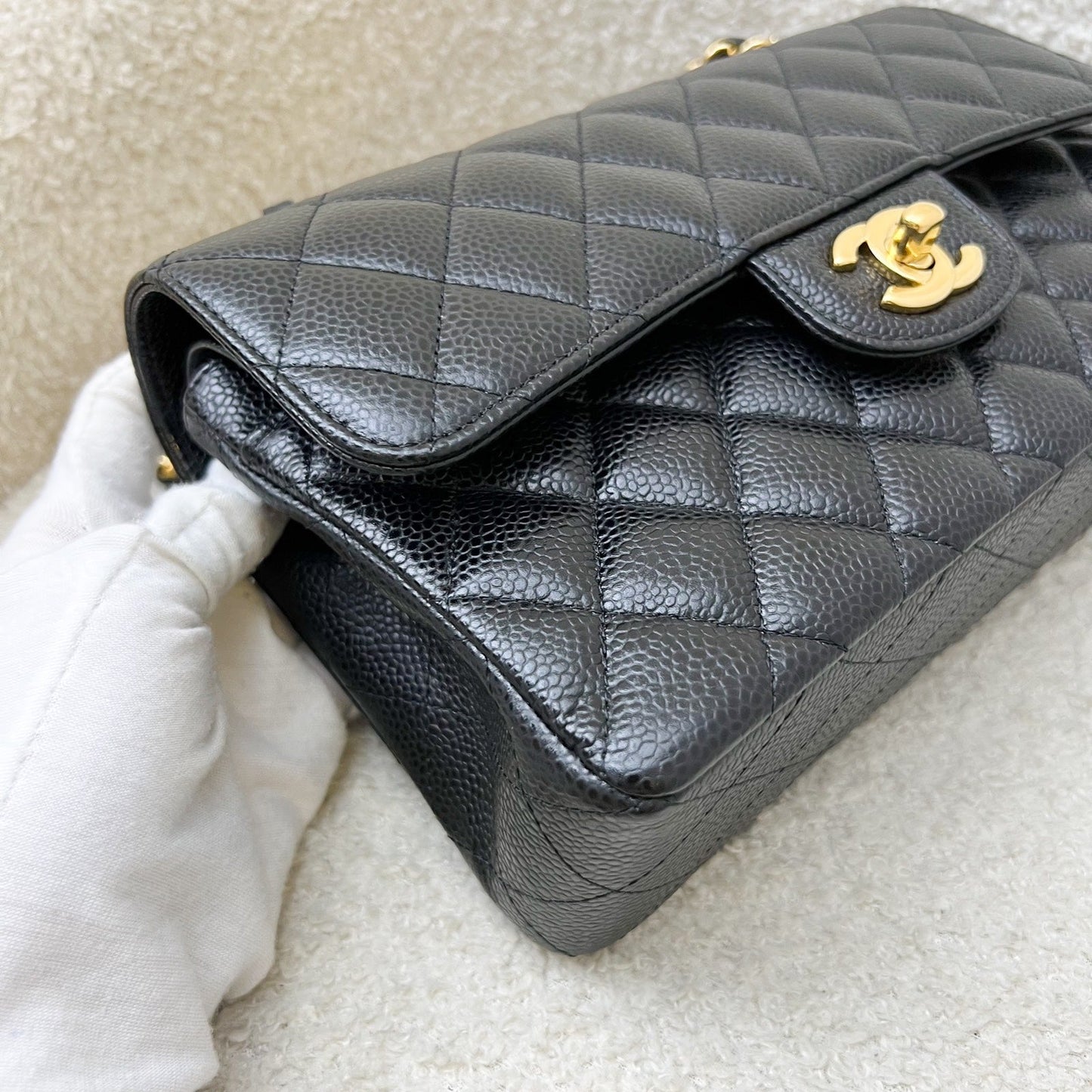 GLM-Small Classic Flap CF in Black Caviar and GHW (Model: A01113)