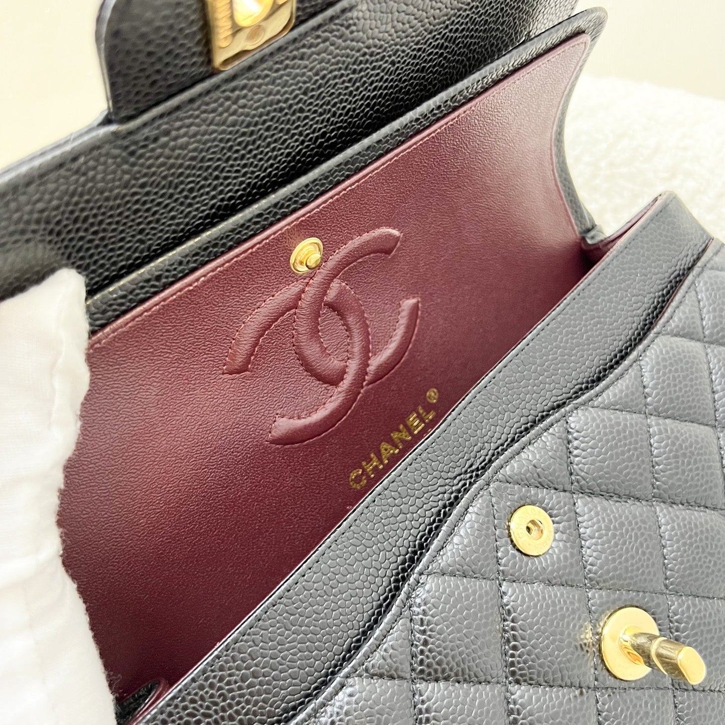 GLM-Small Classic Flap CF in Black Caviar and GHW (Model: A01113)
