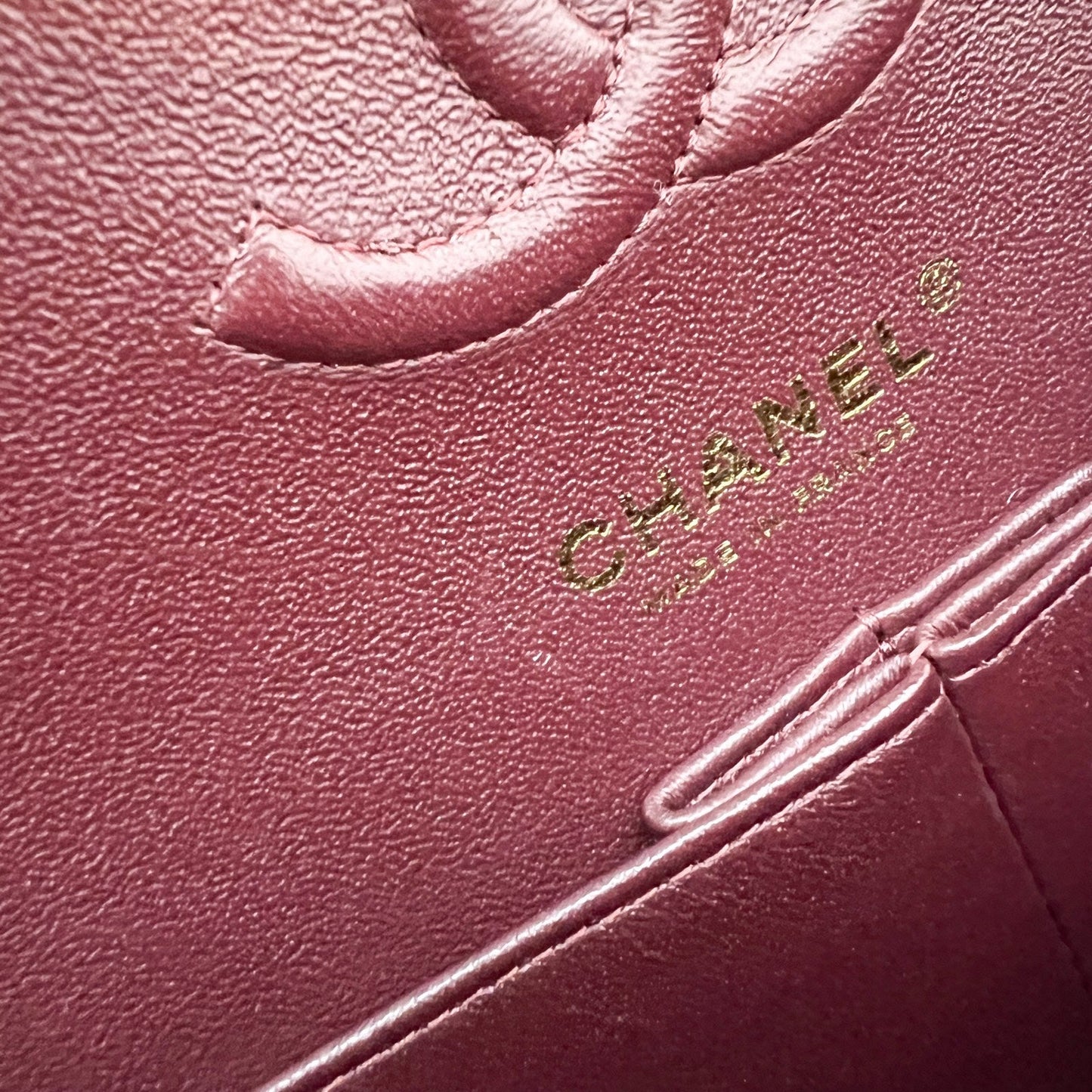 GLM-Small Classic Flap CF in Black Caviar and GHW (Model: A01113)