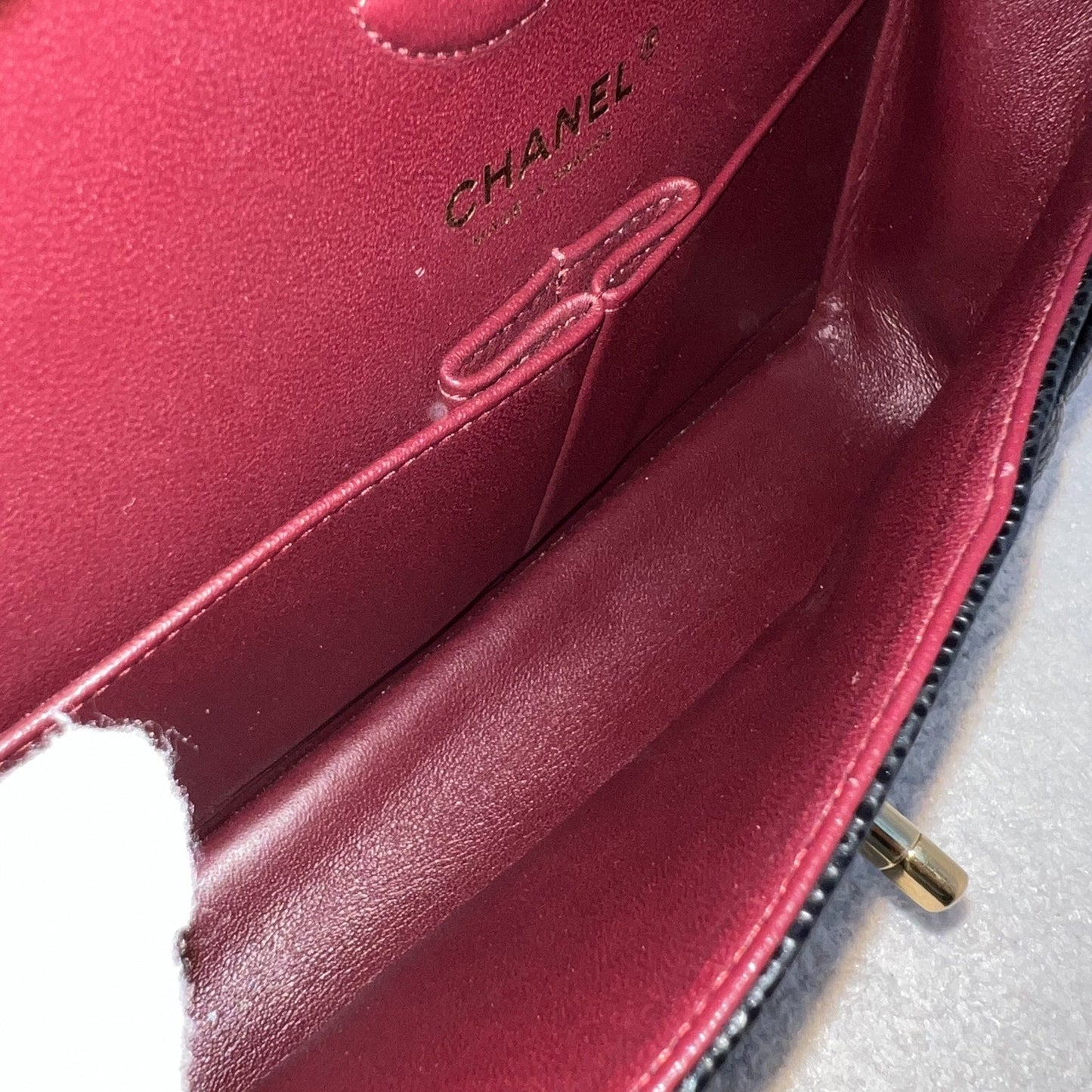 GLM-Small Classic Flap CF in Black Caviar and GHW (Model: A01113)
