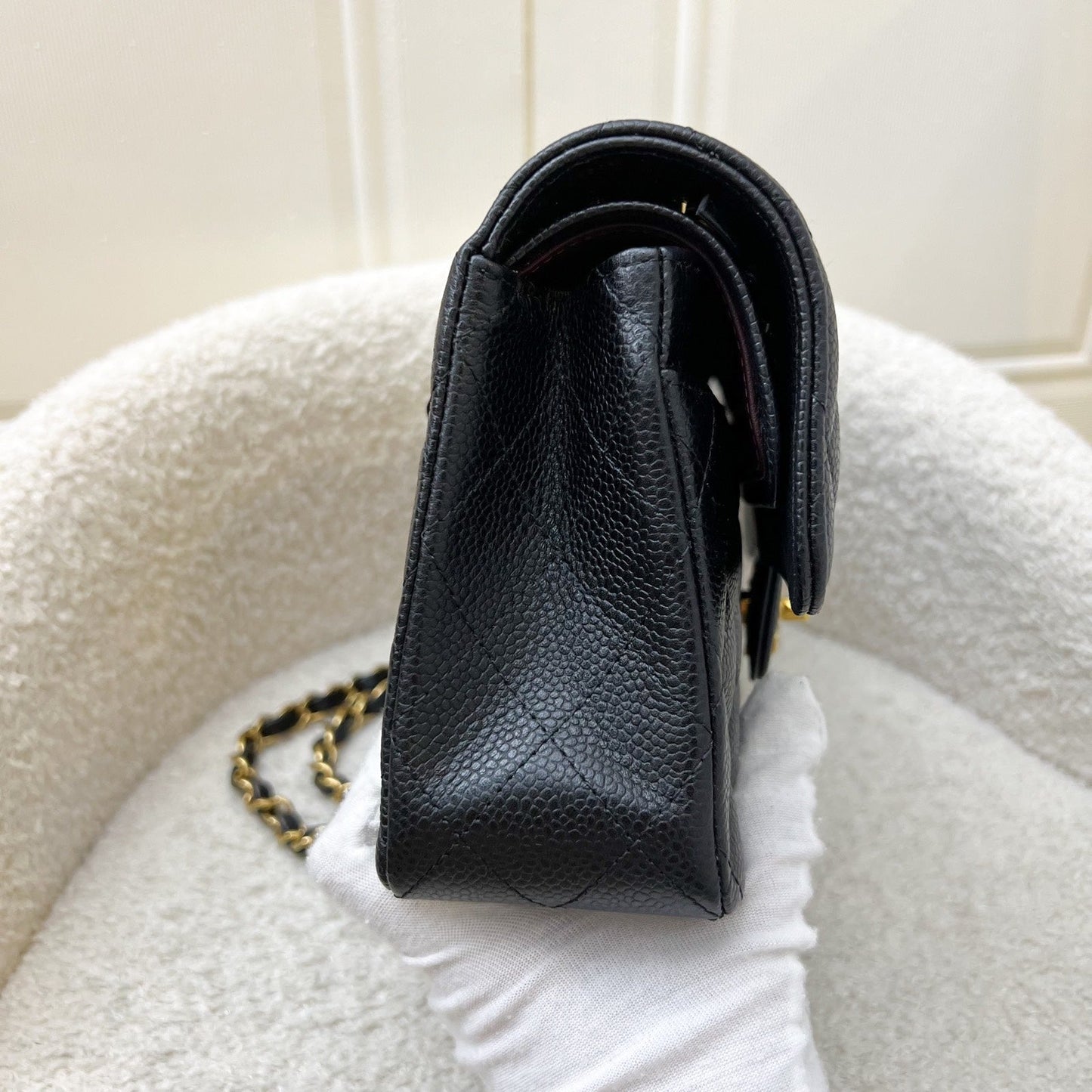 GLM-Small Classic Flap CF in Black Caviar and GHW