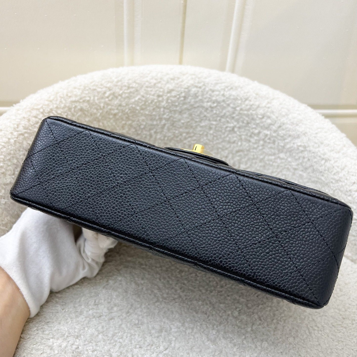 GLM-Small Classic Flap CF in Black Caviar and GHW