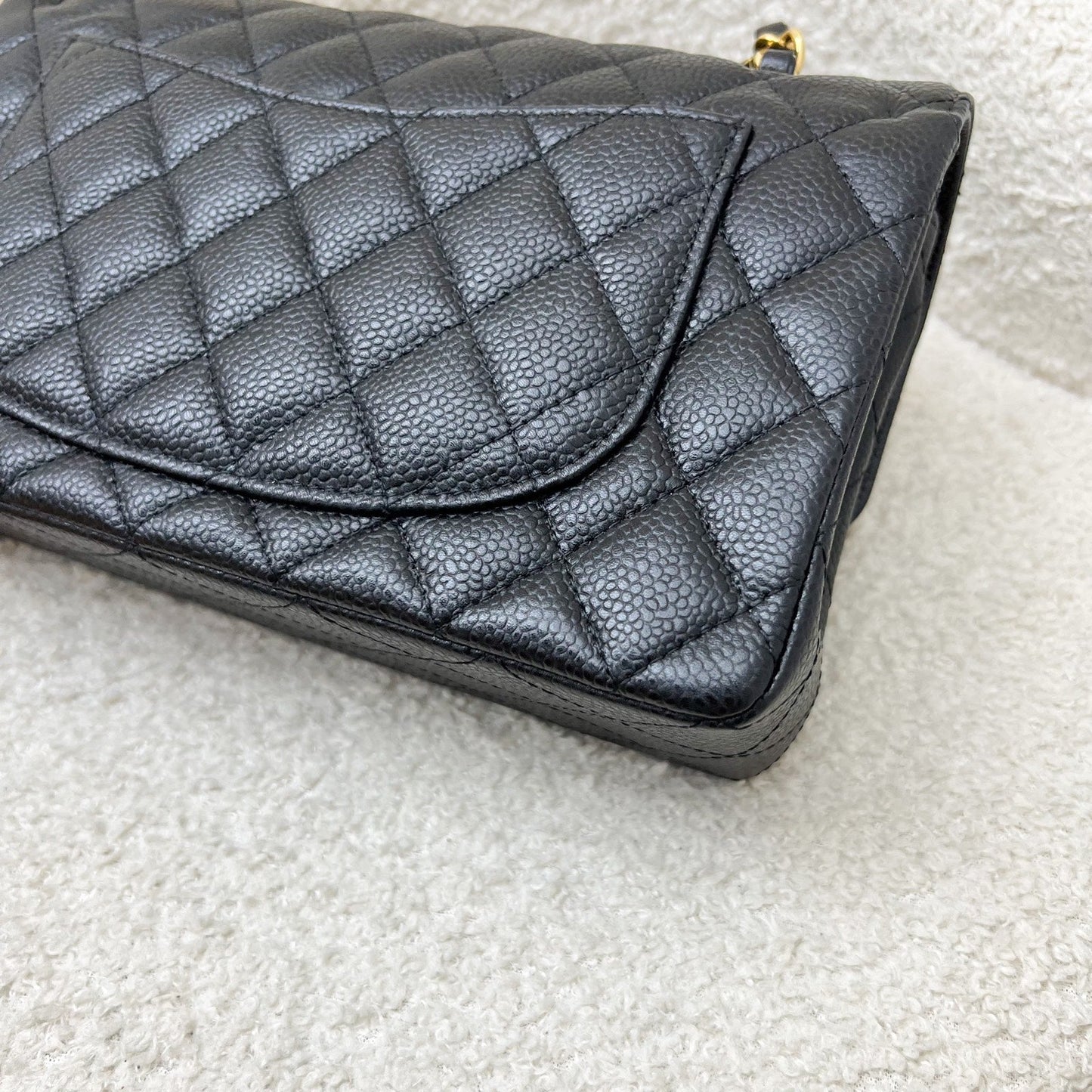 GLM-Small Classic Flap CF in Black Caviar and GHW