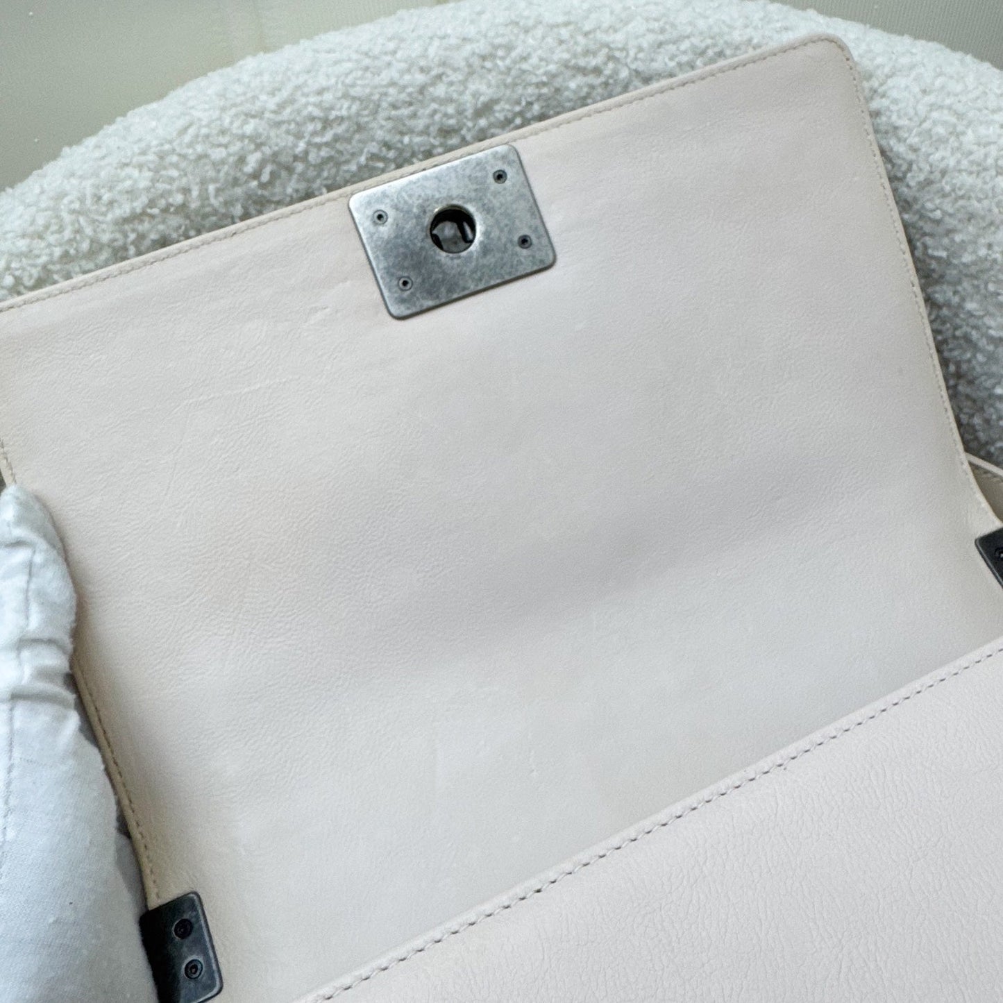 GLM-Medium 25cm Boy Flap in Nude Pink Calfskin and RHW