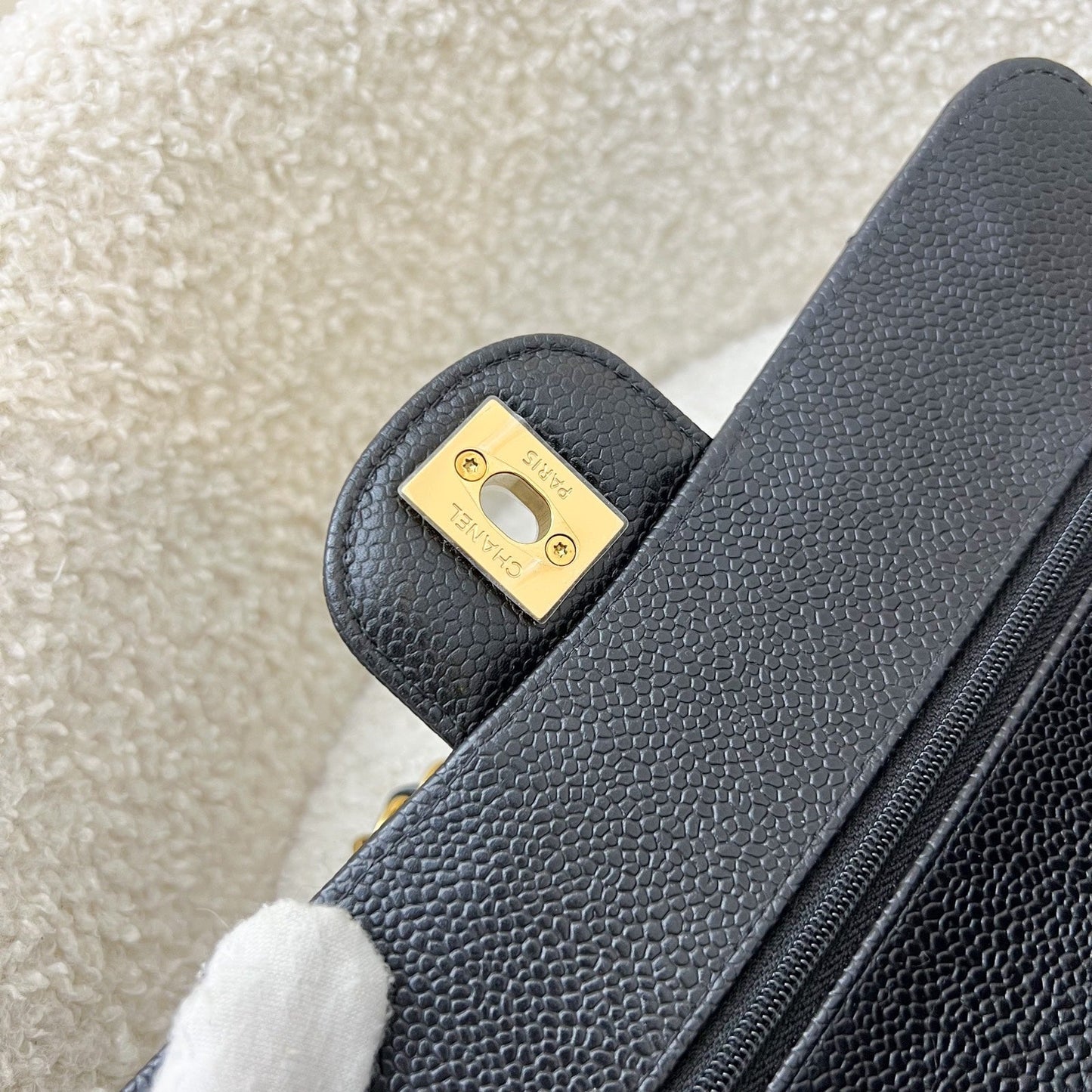 GLM-Small Classic Flap CF in Black Caviar and GHW