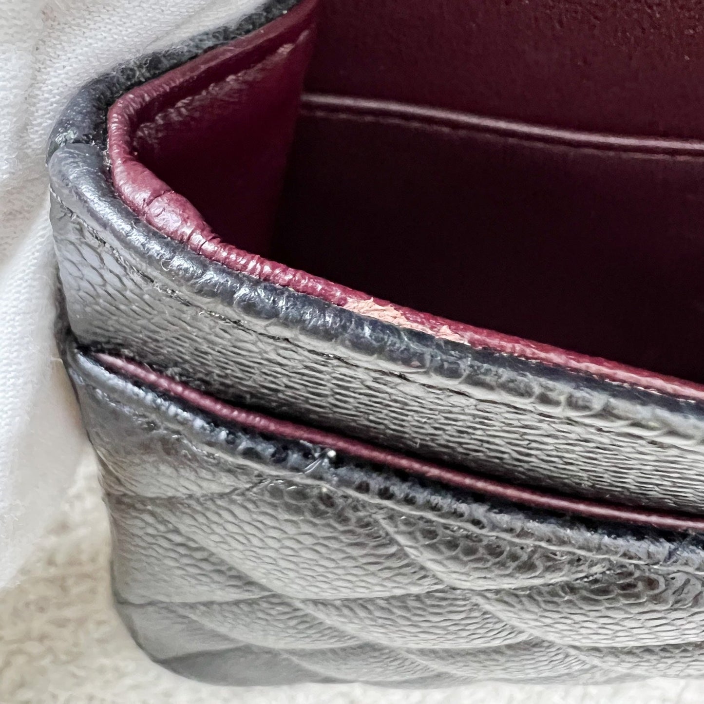 GLM-Small Classic Flap CF in Black Caviar and GHW