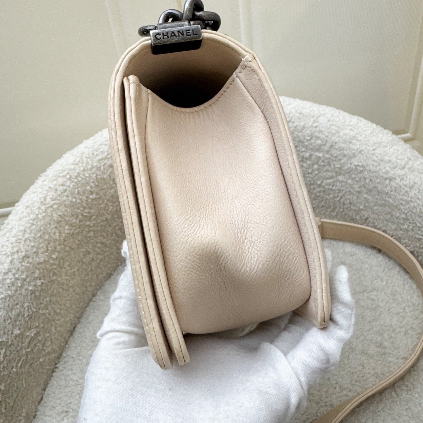 GLM-Medium 25cm Boy Flap in Nude Pink Calfskin and RHW