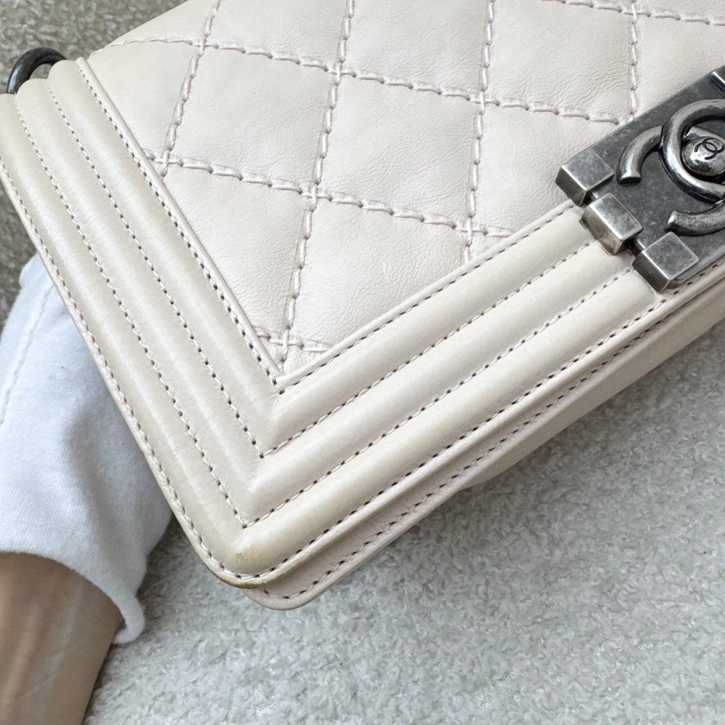 GLM-Medium 25cm Boy Flap in Nude Pink Calfskin and RHW