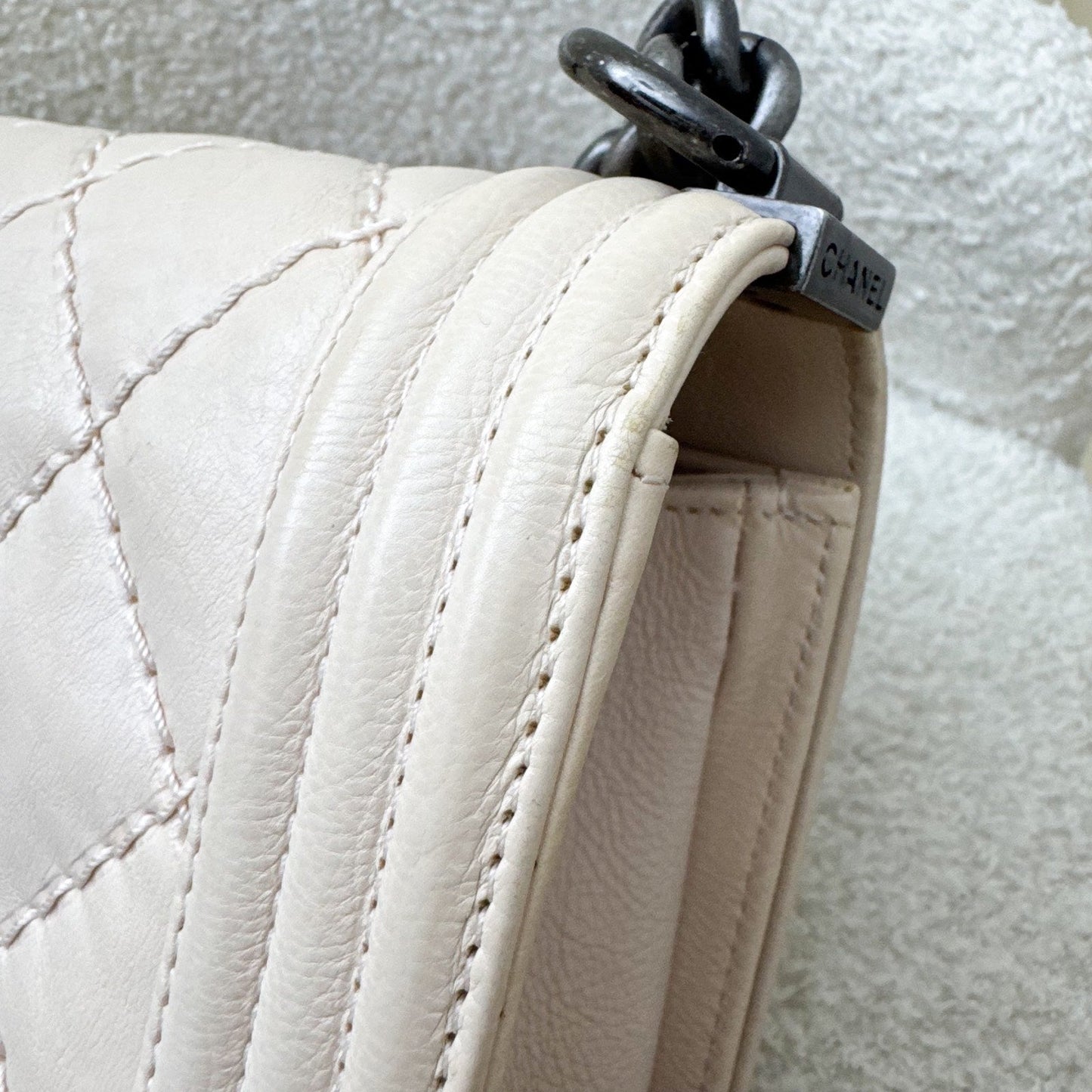 GLM-Medium 25cm Boy Flap in Nude Pink Calfskin and RHW
