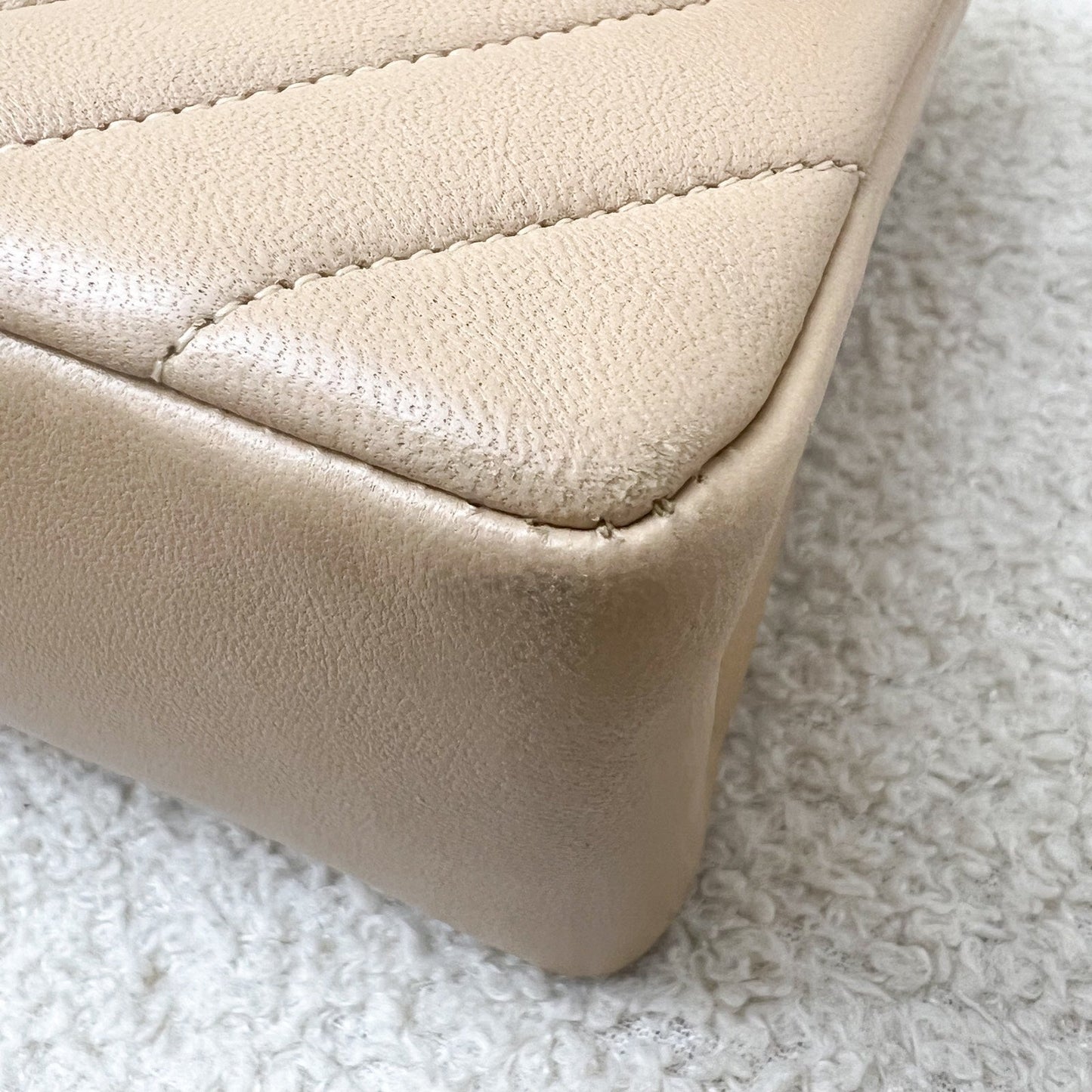 GLM- Medium Classic Flap CF in Chevron Quilted Beige Lambskin and 24K Gold Plated HW