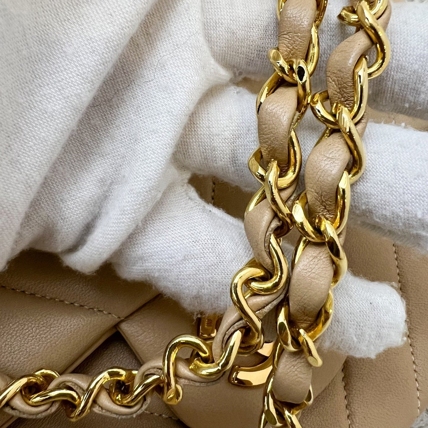 GLM- Medium Classic Flap CF in Chevron Quilted Beige Lambskin and 24K Gold Plated HW
