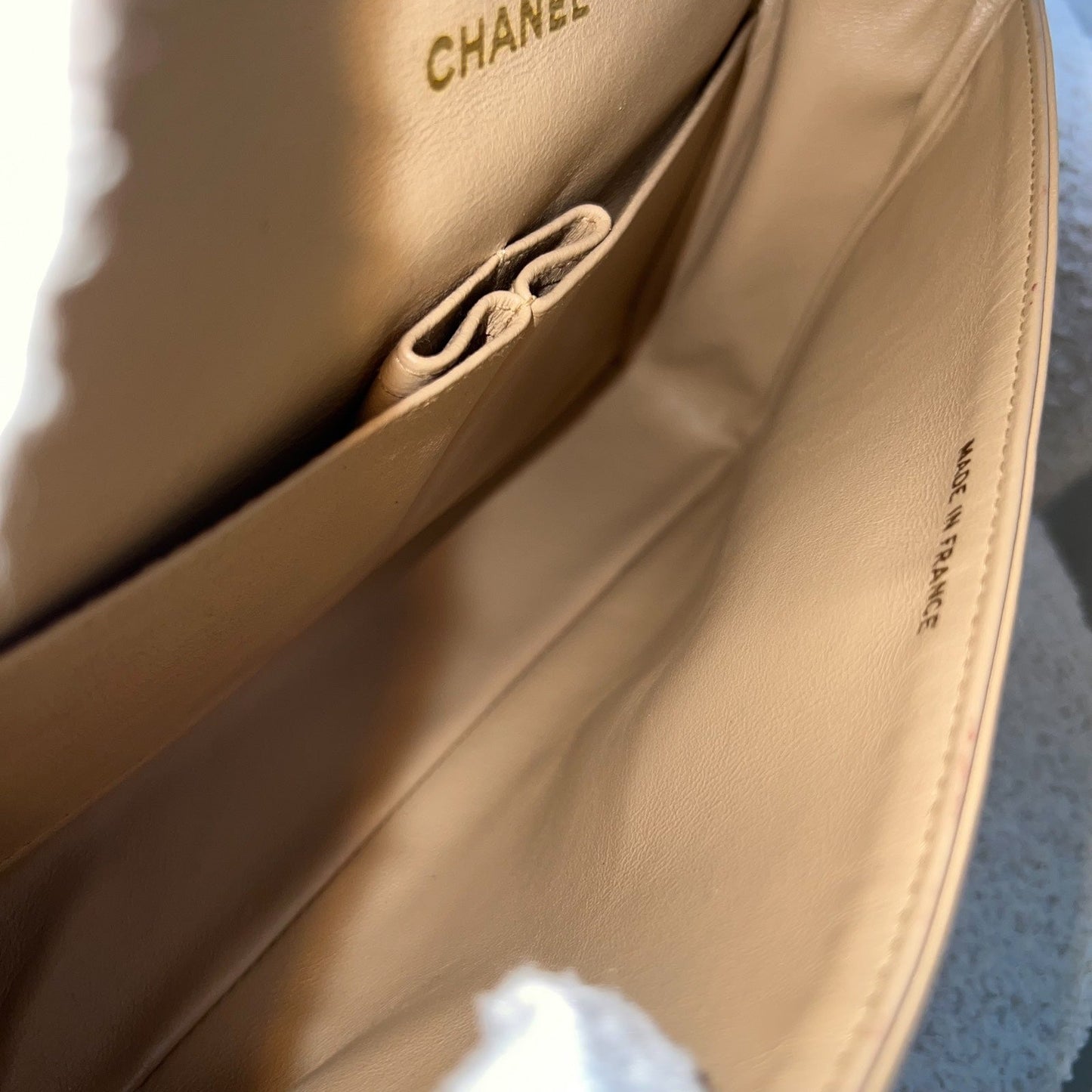 GLM- Medium Classic Flap CF in Chevron Quilted Beige Lambskin and 24K Gold Plated HW