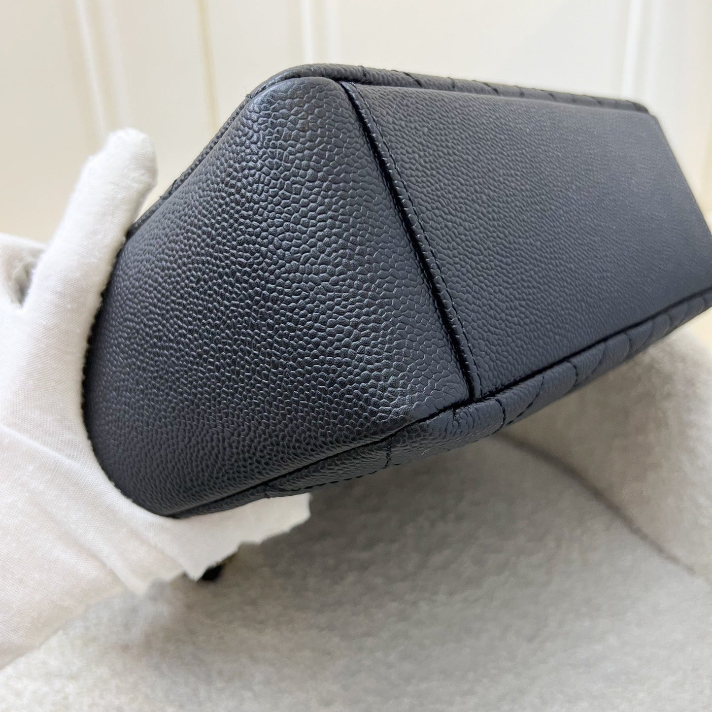 GLM-Petite Shopping Tote PST in Black Caviar and GHW (Model: A50994)