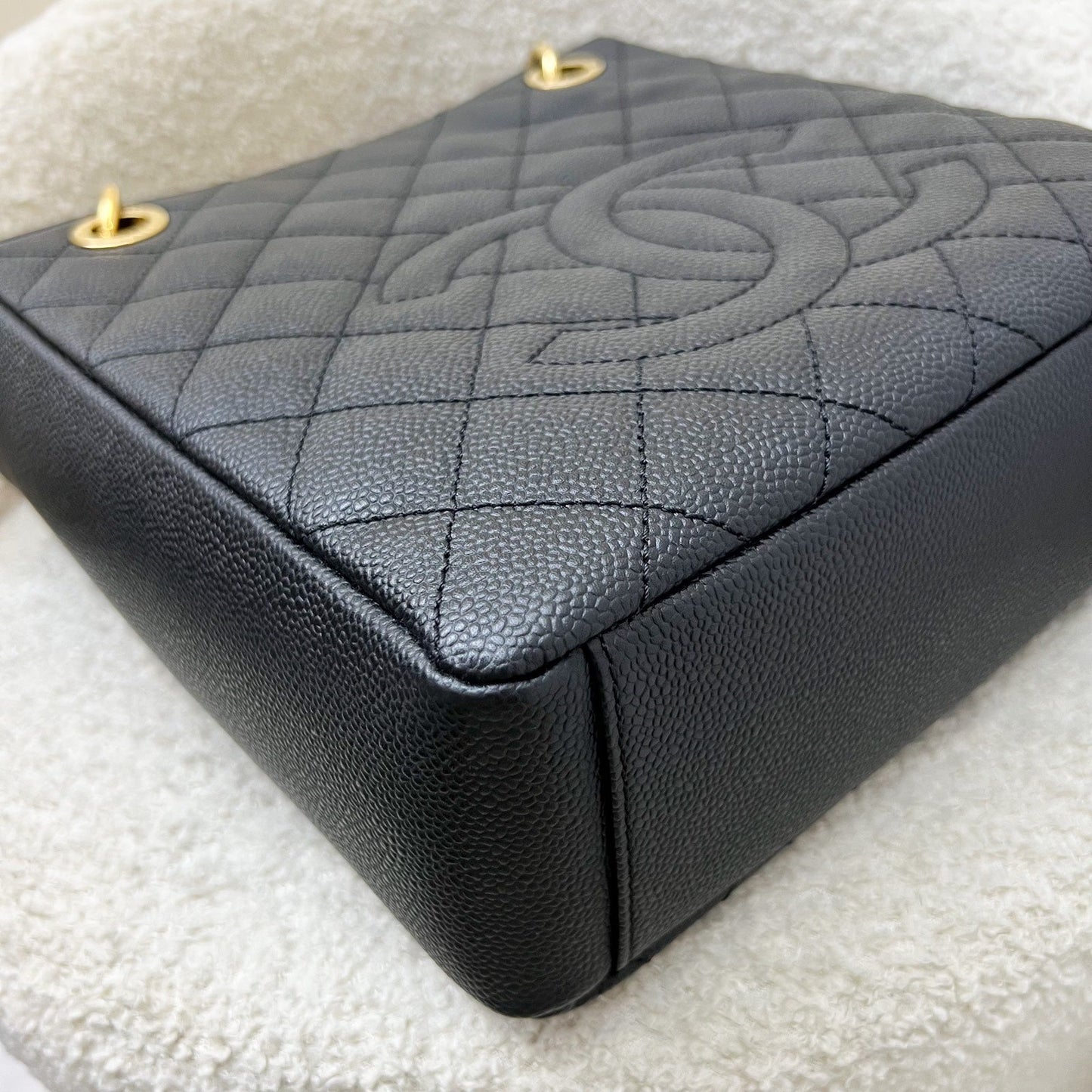 GLM-Petite Shopping Tote PST in Black Caviar and GHW (Model: A50994)