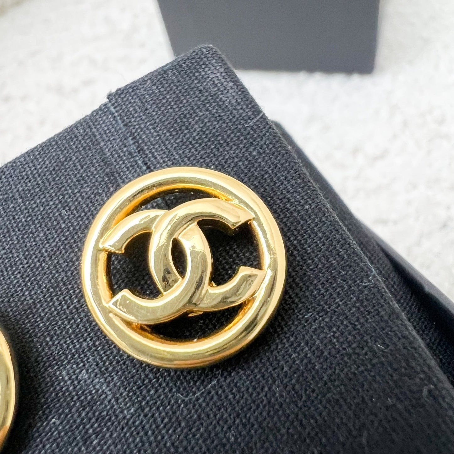 GLM-23A Round Earrings with GLM- Logo in GHW (Model: ABB462)