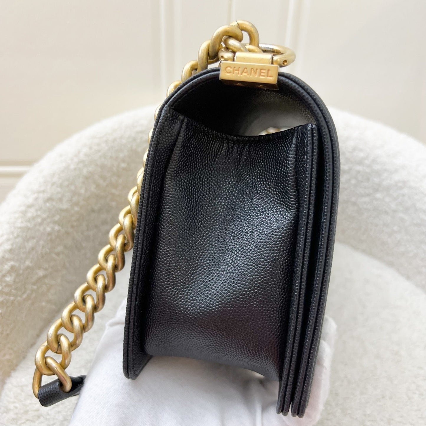 GLM-Medium 25cm Boy Flap in Black Caviar and AGHW