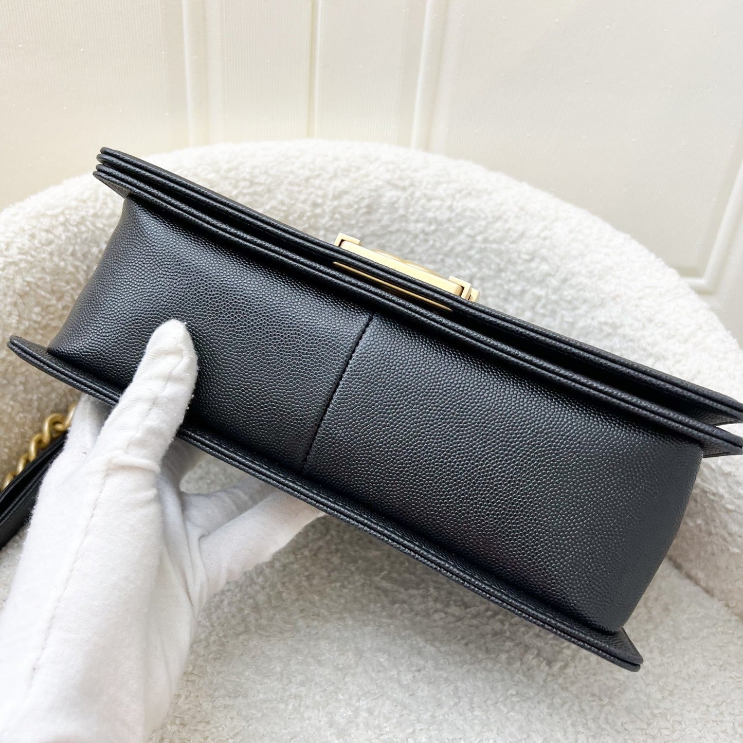 GLM-Medium 25cm Boy Flap in Black Caviar and AGHW