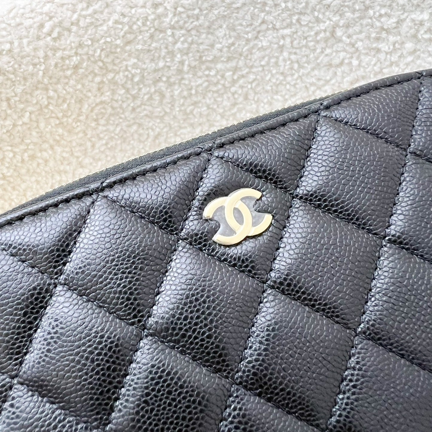 GLM-24A Medium Pouch / Clutch with Chain in Black Caviar and LGHW