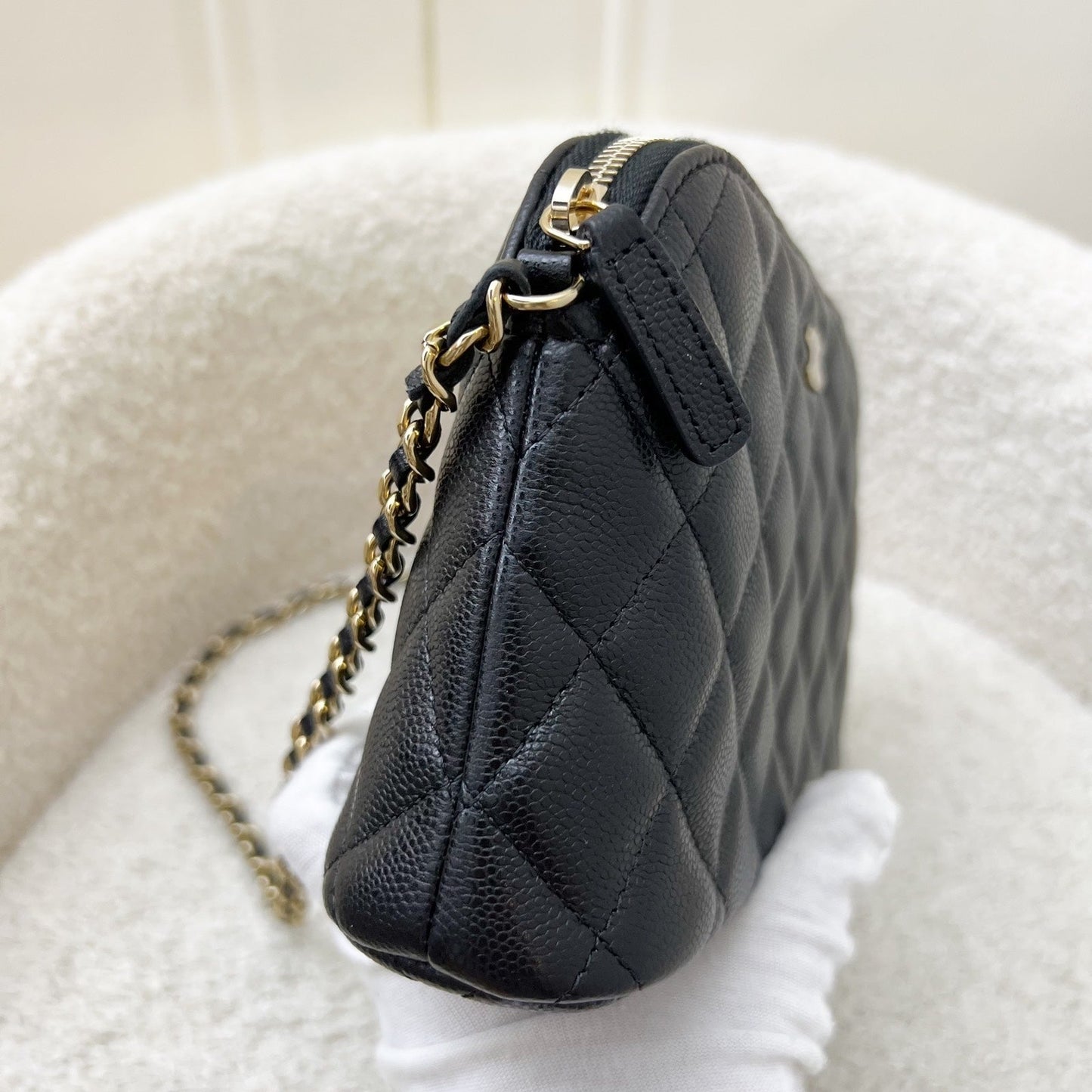 GLM-24A Medium Pouch / Clutch with Chain in Black Caviar and LGHW