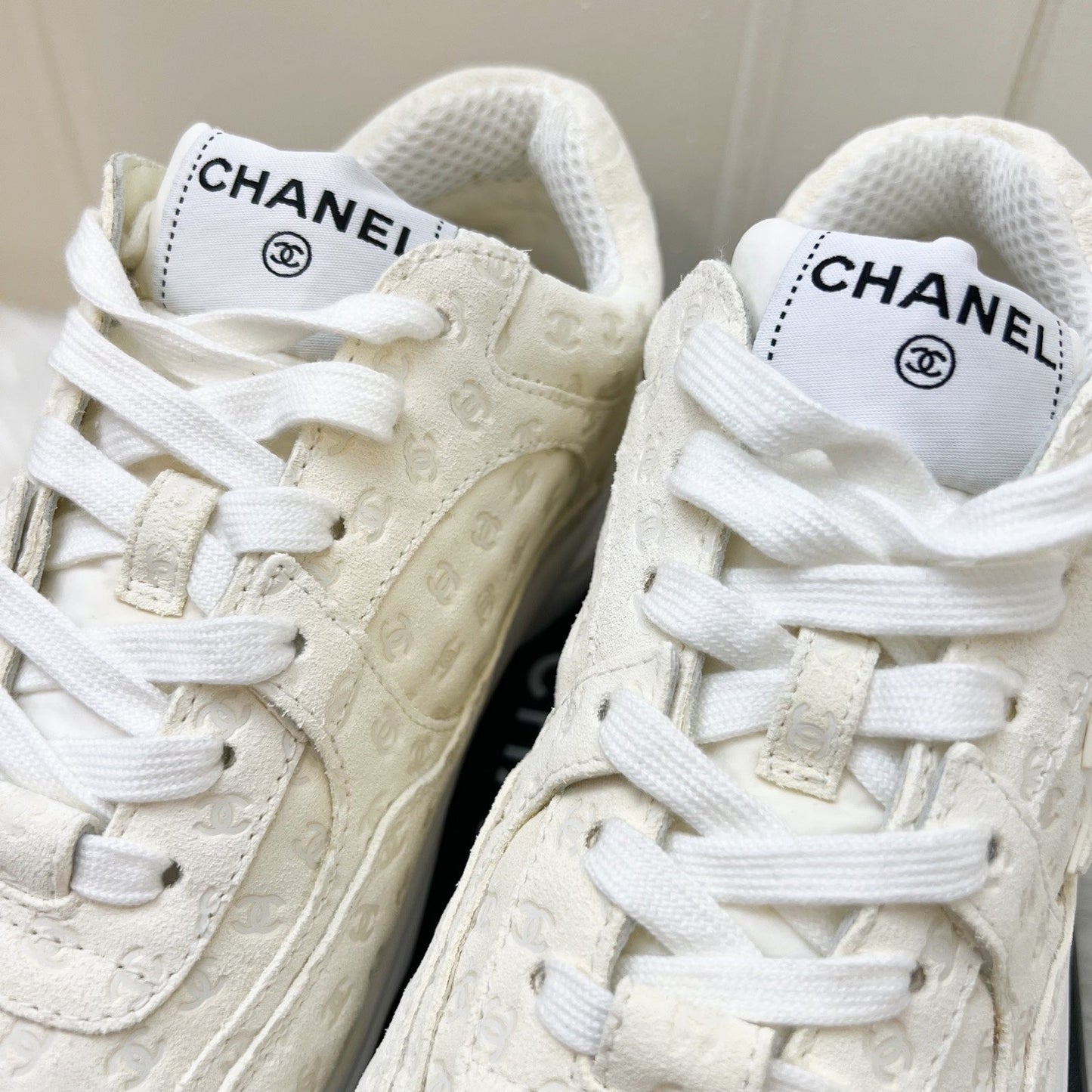 GLM-GLM- Logo Printed Sneakers in White Sz 38.5
