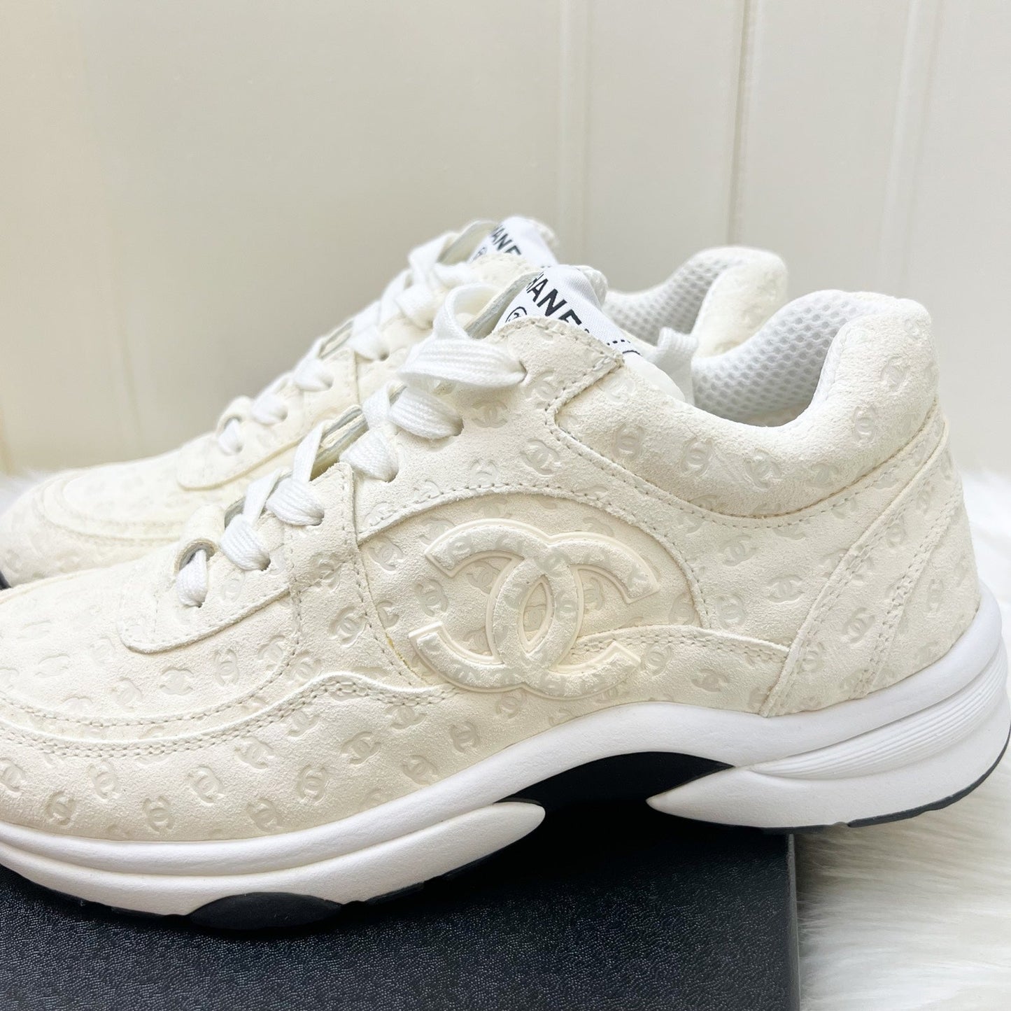 GLM-GLM- Logo Printed Sneakers in White Sz 38.5