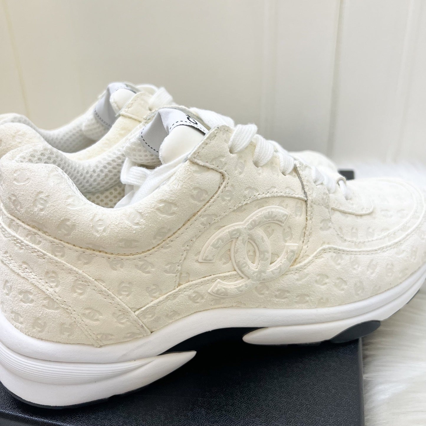 GLM-GLM- Logo Printed Sneakers in White Sz 38.5
